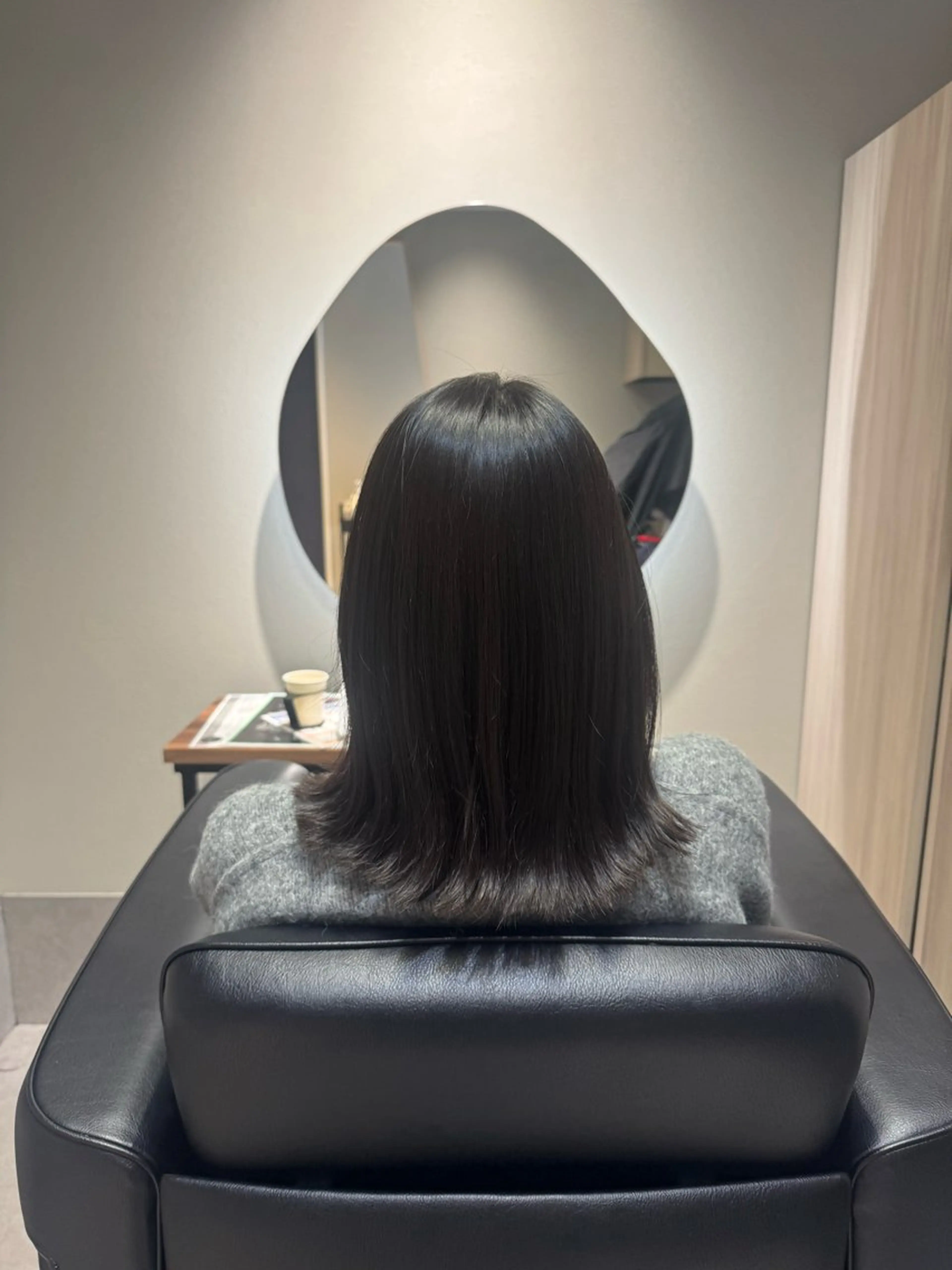 セミロング カット 縮毛矯正 トリートメント NAVY 橋本心 縮毛矯正のヘアスタイル