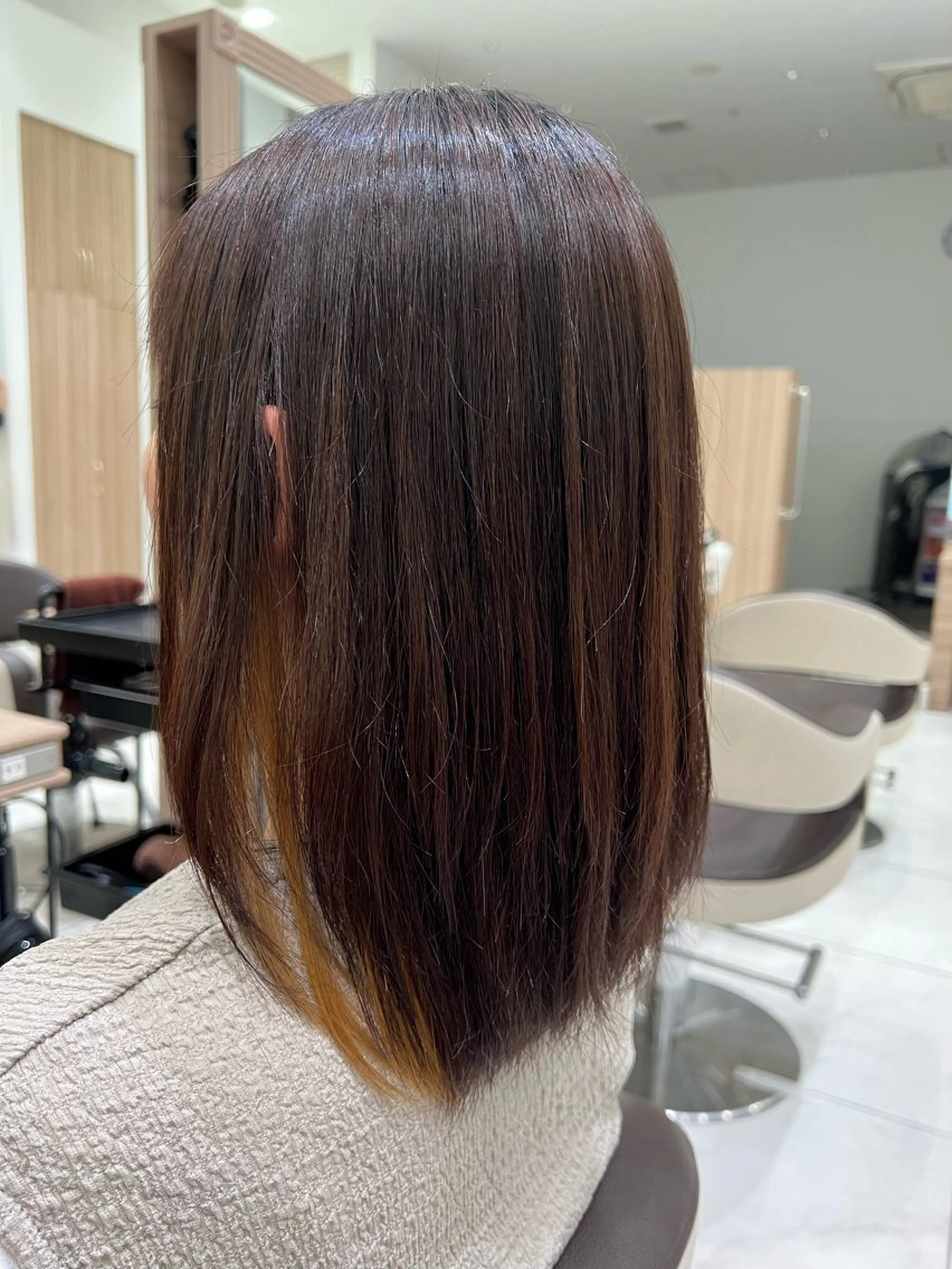セミロング 髪質改善 縮毛矯正 指原 仁のヘアスタイル