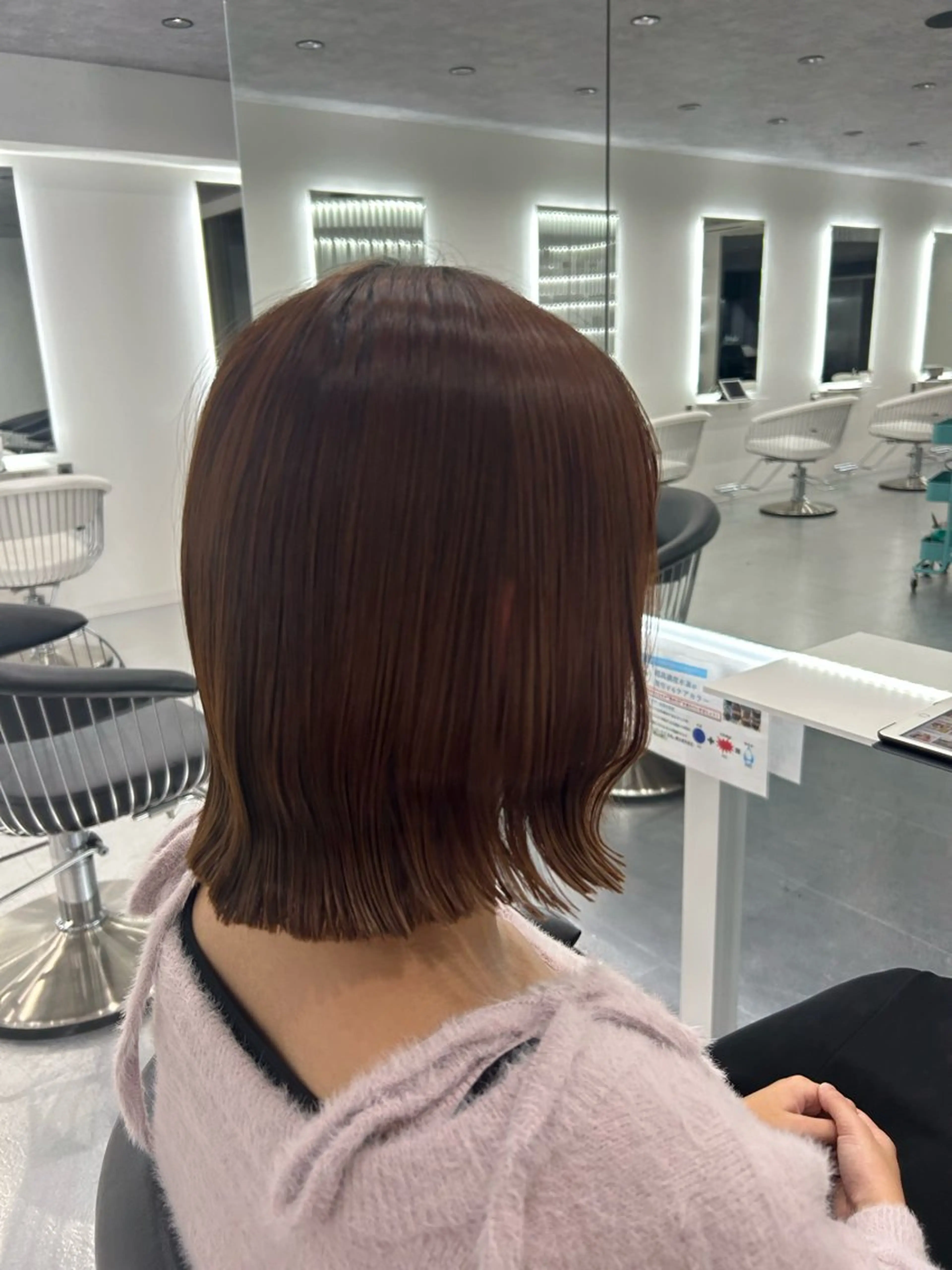 ショート ボブ カット あやめ🪽 オリーブ/ハイトーンのヘアスタイル