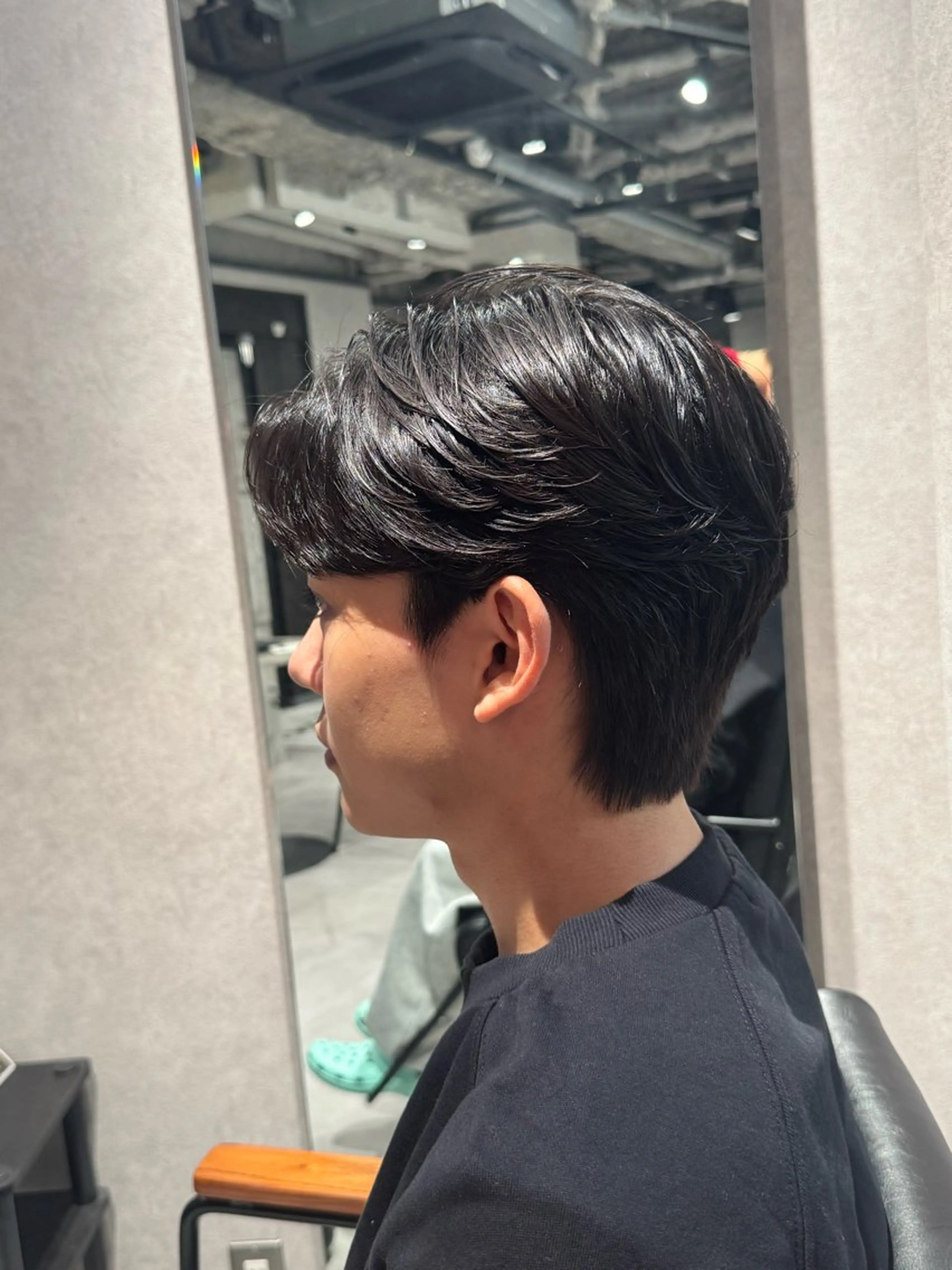 パーマ メンズ カット パーマ 毛流れ特化愁斗 センターパートパーマのヘアスタイル