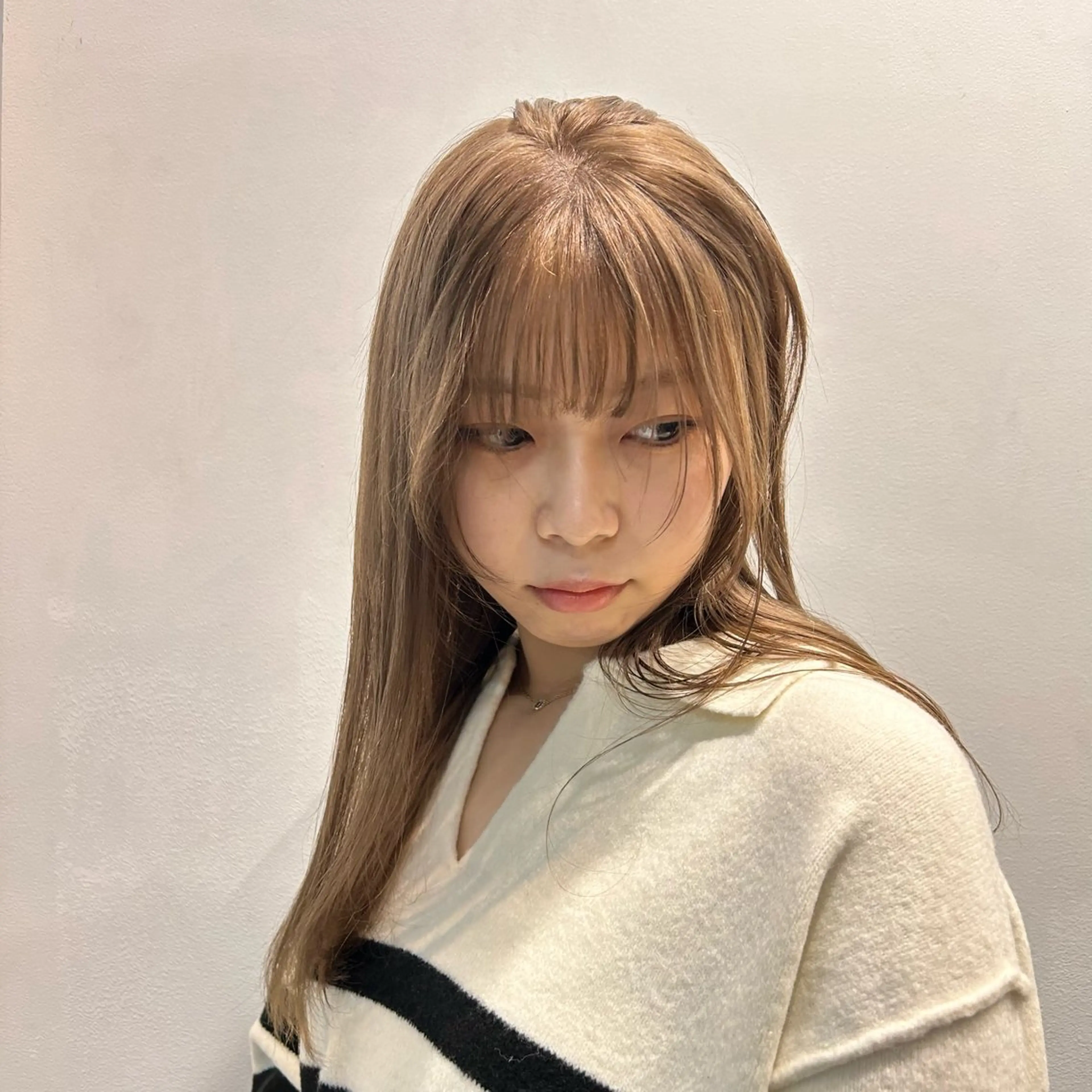 セミロング FILMS 新宿所属・梨澤 百音のヘアスタイル
