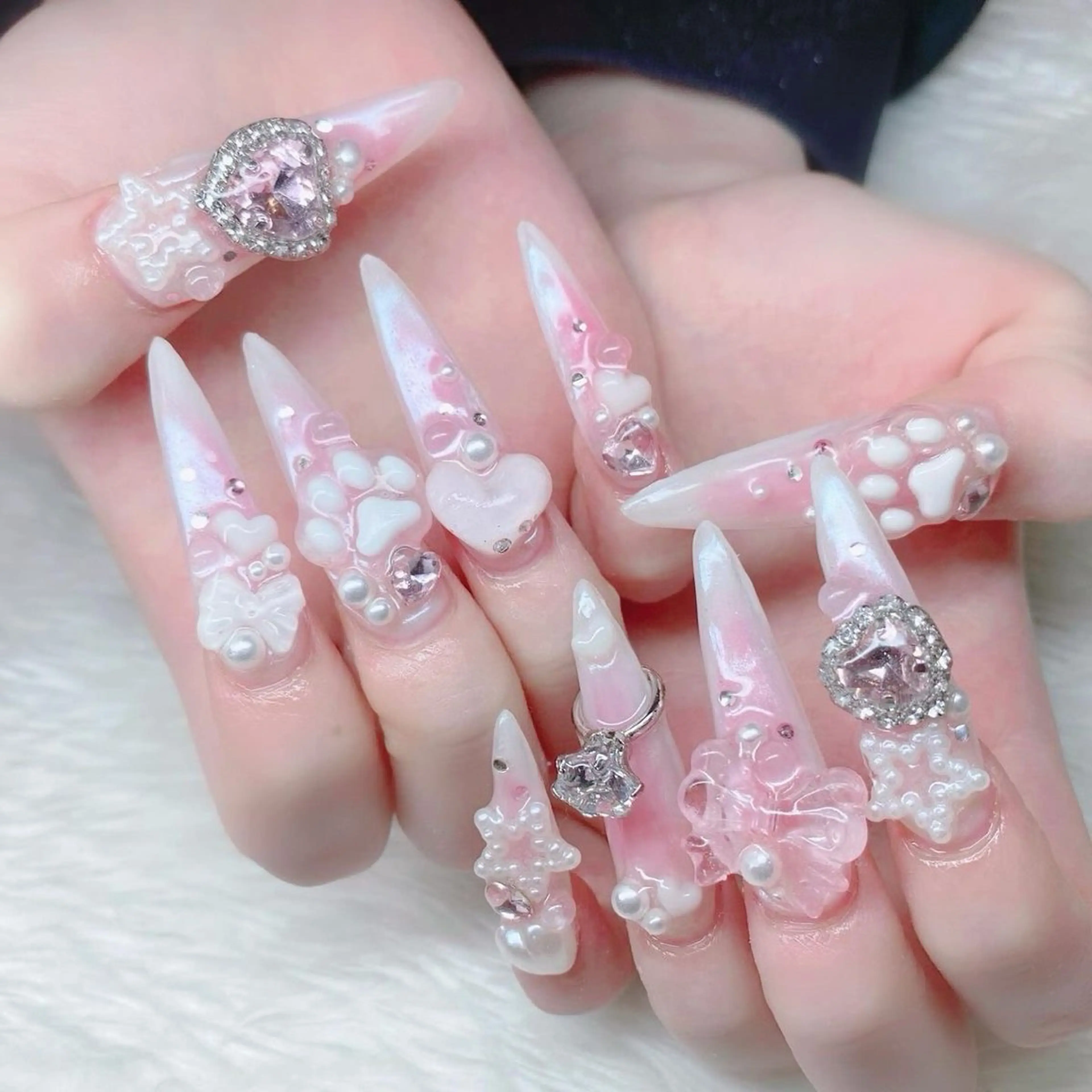 ネイル フレンチネイル ジェルネイル キラキラネイル 韓国ネイル マグネットネイル Julli nail studio所属・Julli NailStudioのネイルデザイン
