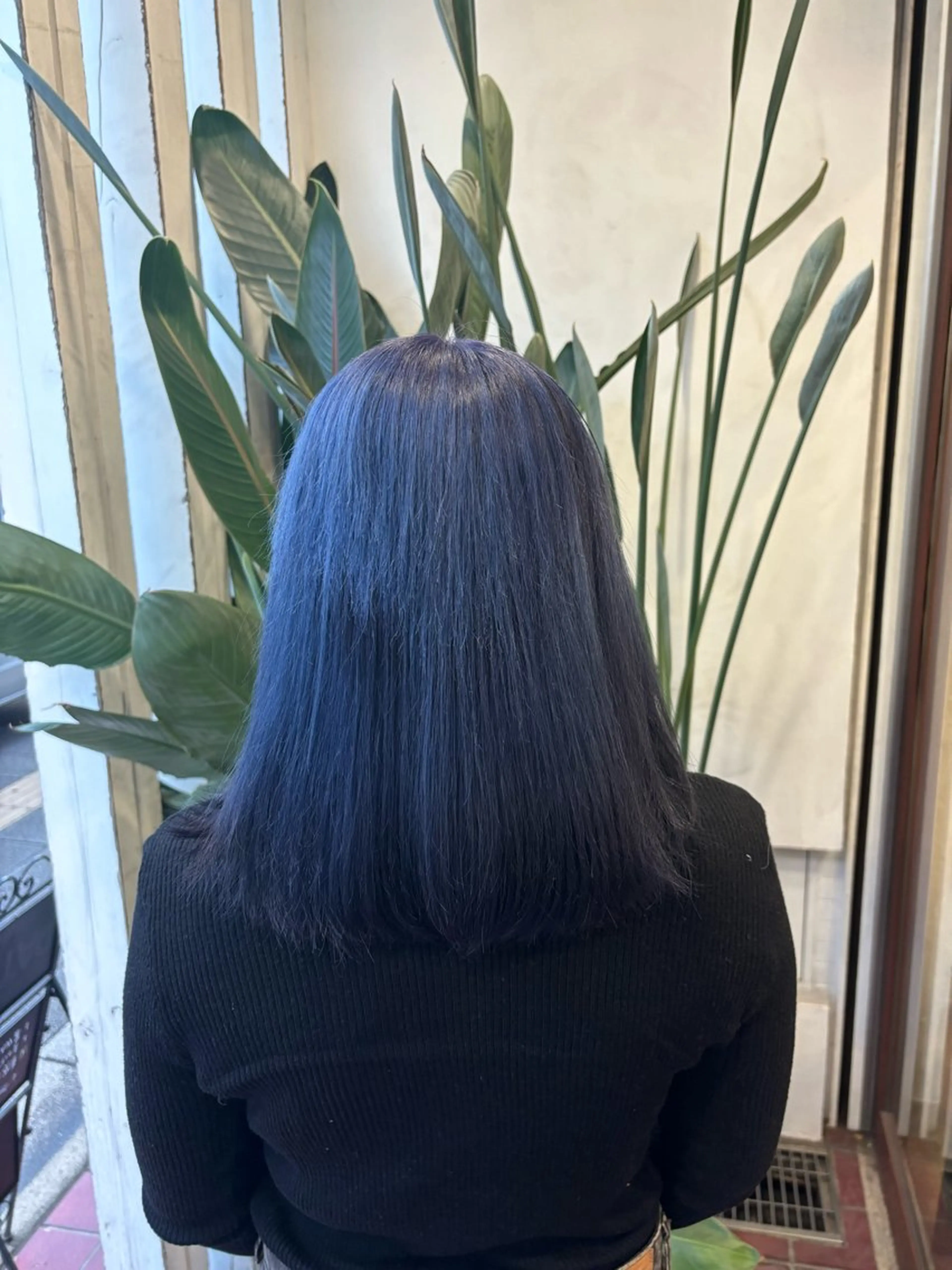 セミロング ブリーチ予約率90% 以上✨森山陽向のヘアスタイル