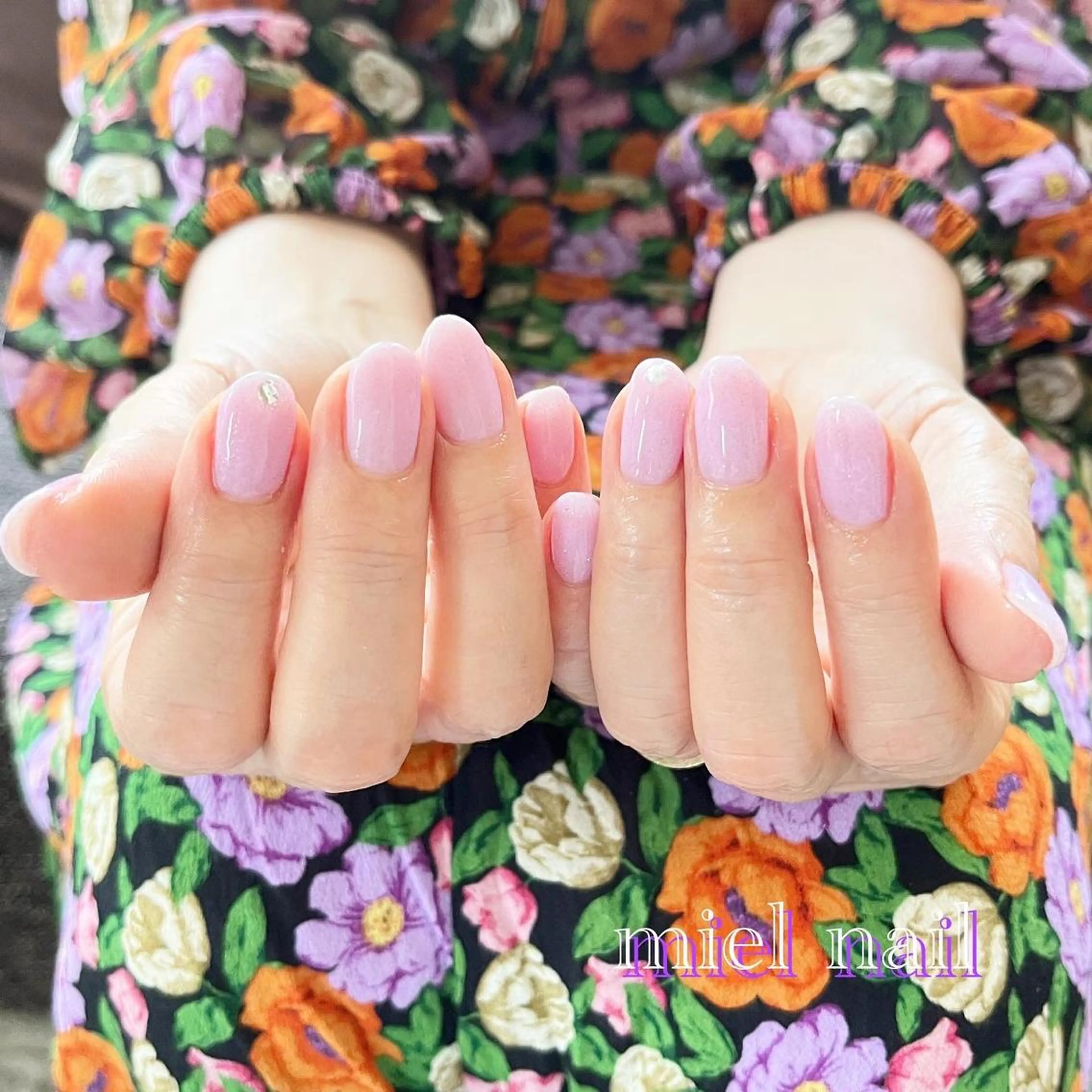 ネイル フラッシュネイル キラキラネイル パープル 春ネイル ストーンネイル miel nailのネイルデザイン