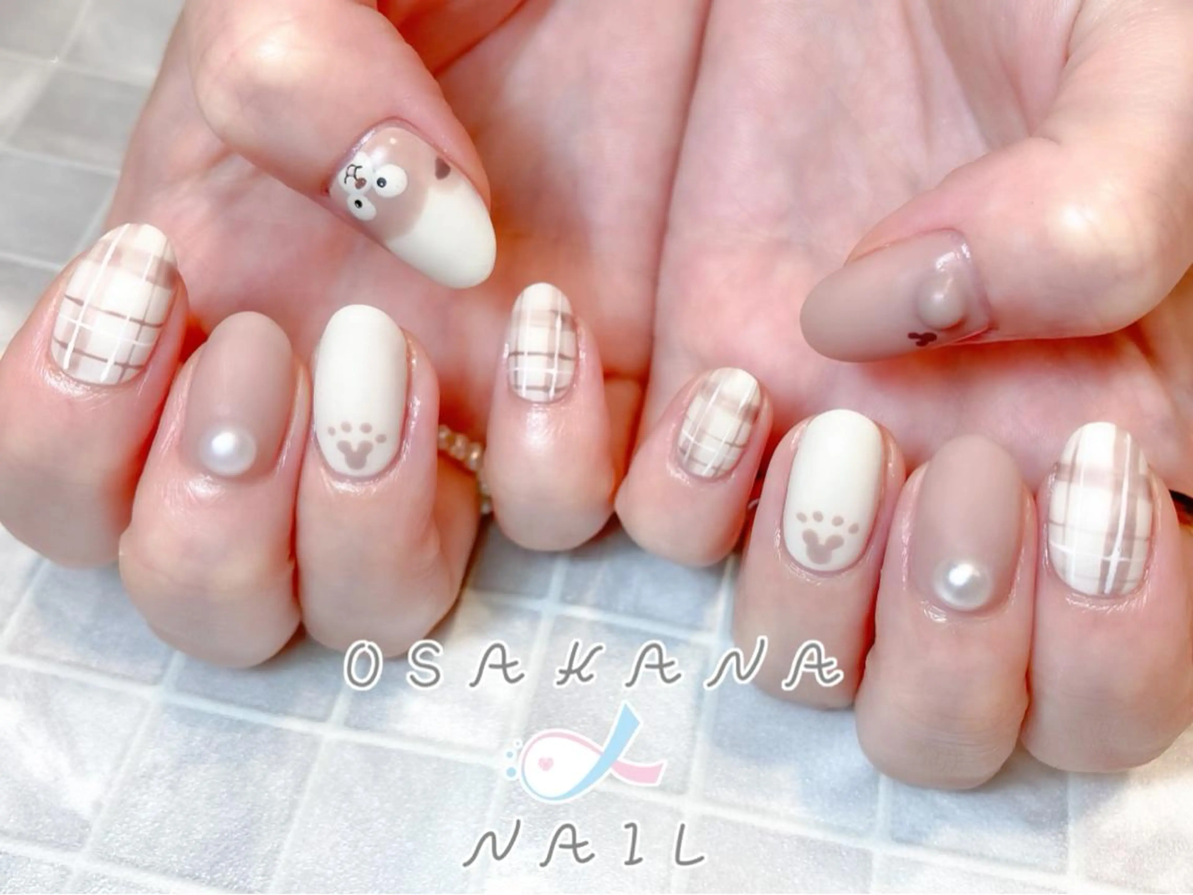 ネイル アートネイル ブラウン ガーリー マットネイル OSAKNA NAIL しおん🐠のネイルデザイン