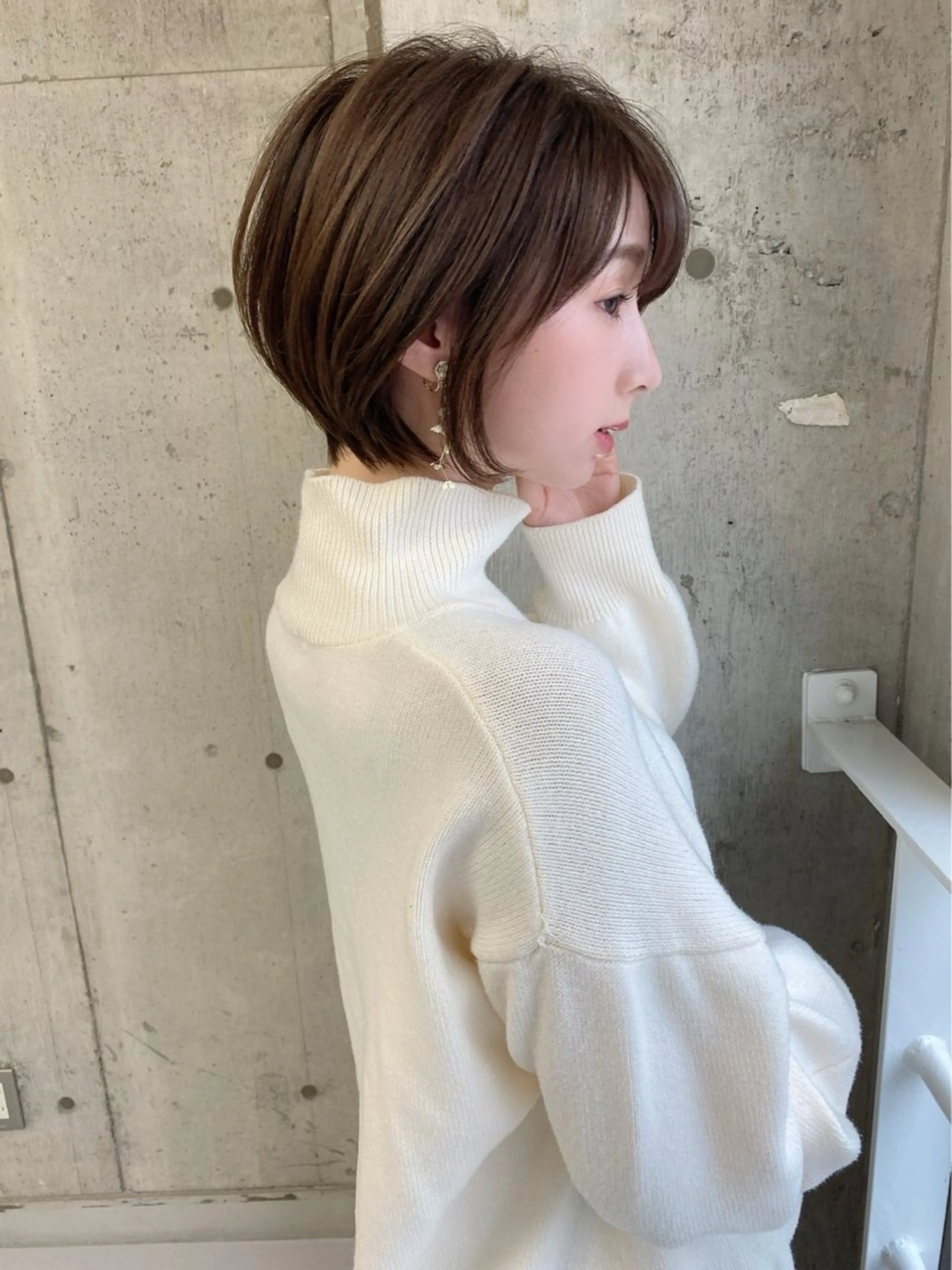 ショート 韓国風カラー ボブ くびれヘア エギョモリ 顔まわりレイヤー ボブ/顔周りカット /縮毛矯正/鈴木隆太のヘアスタイル