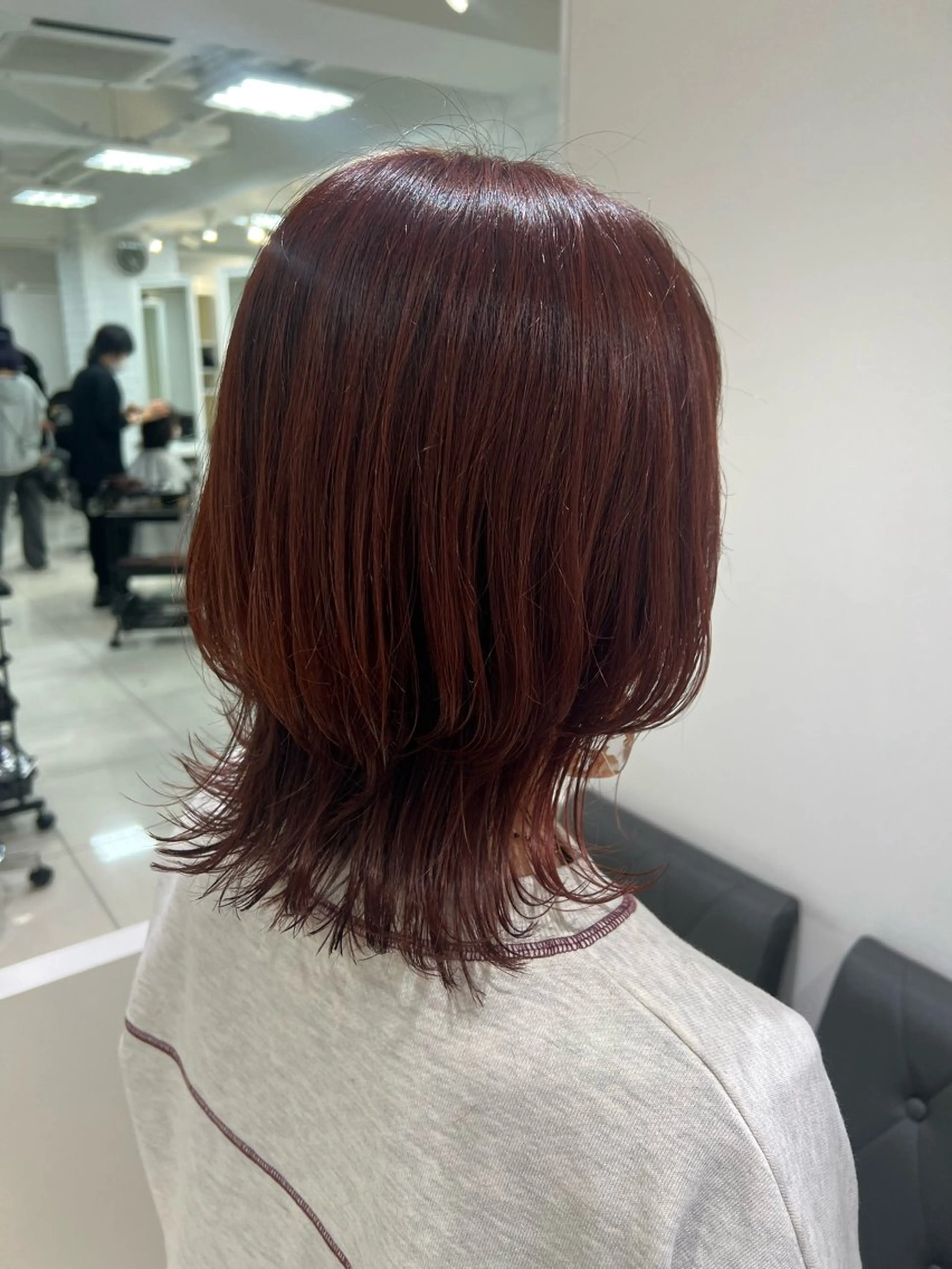 ミディアム カラー ボブレイヤー ボルドーカラー ピンクカラー ボブ レイヤーカット カット ヘアカラー トリートメント 暖色カラー💜 中山由梨のヘアスタイル