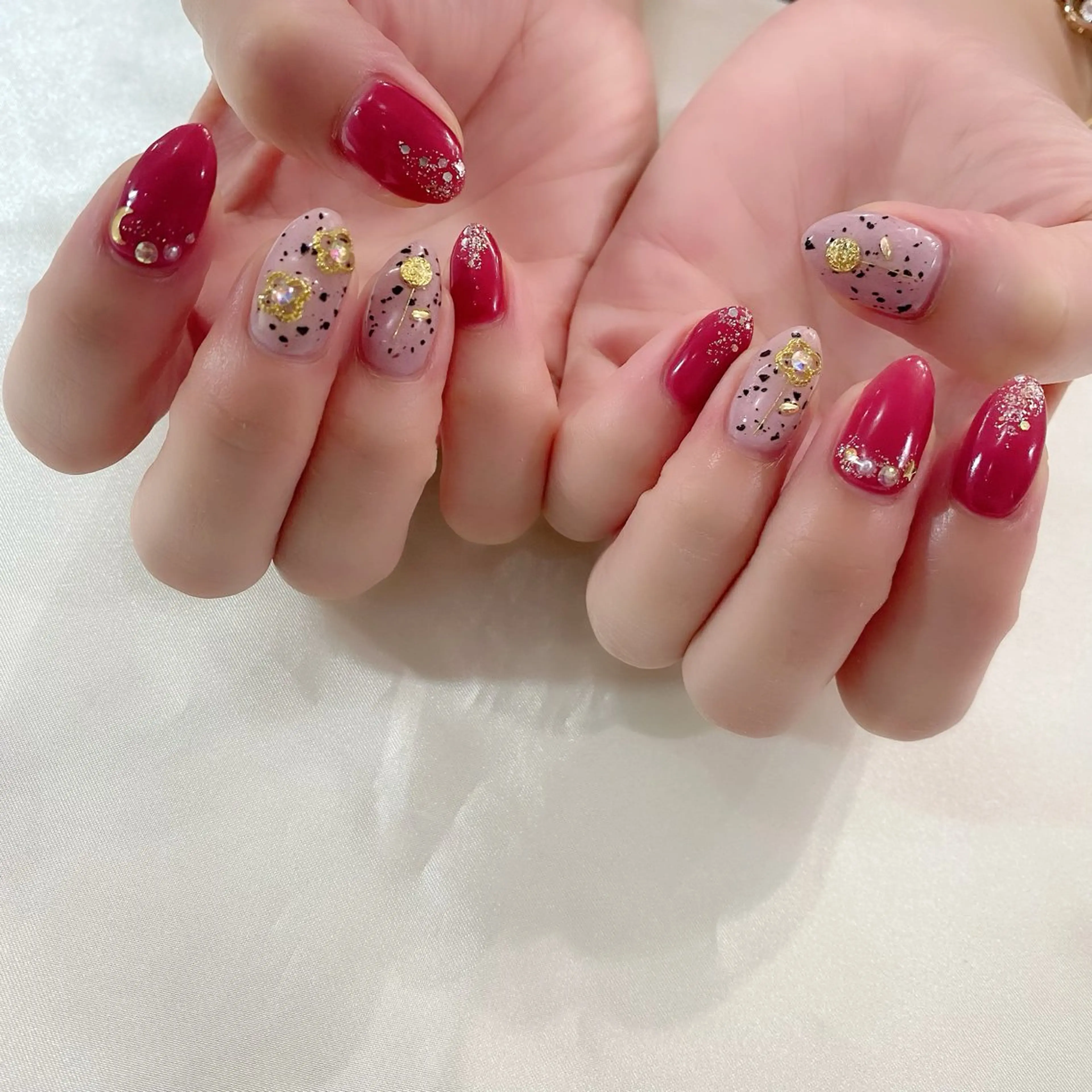 ネイル フラワーネイル キラキラネイル ニュアンスネイル 赤色 Salon Ｋのネイルデザイン