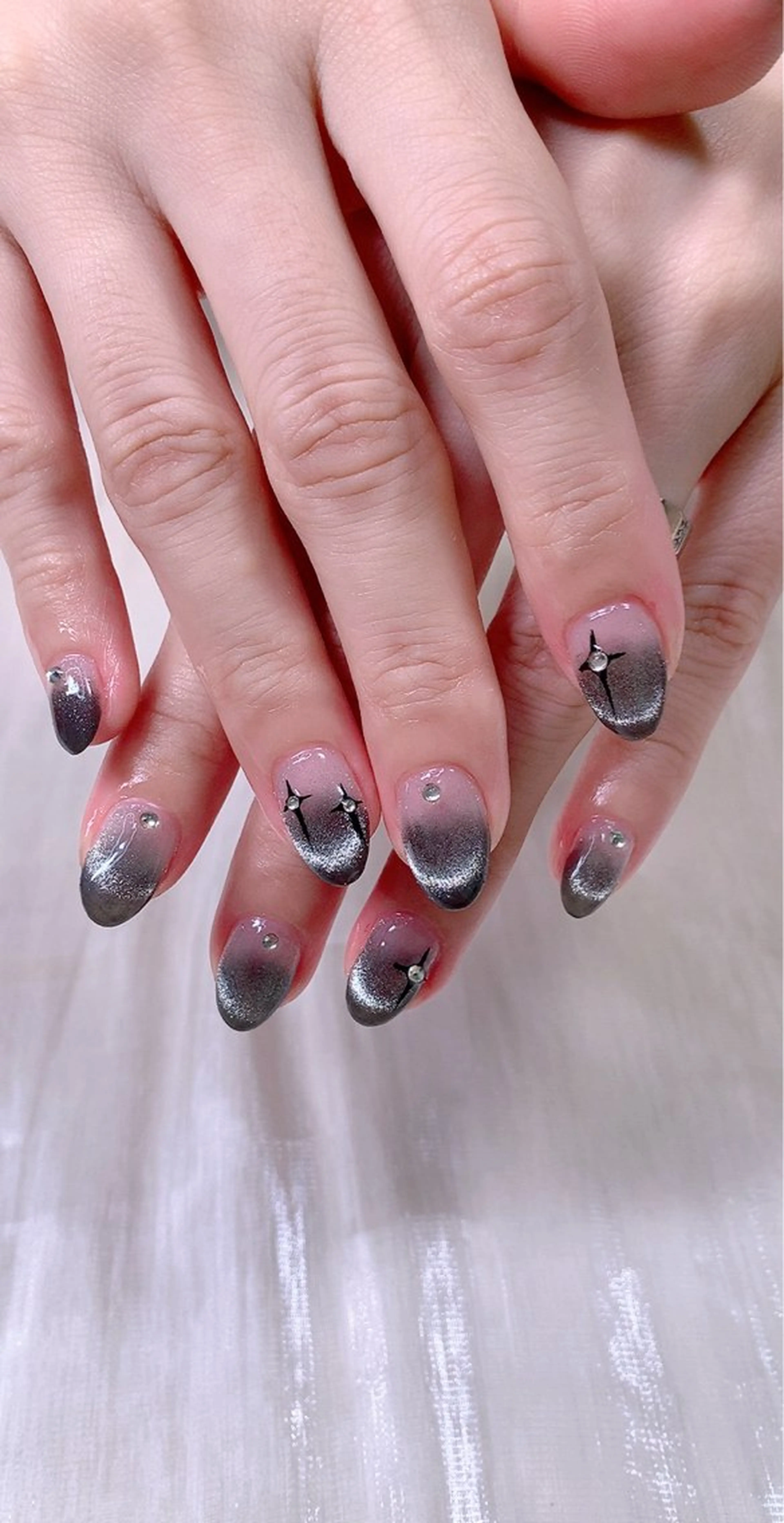 ネイル フレンチネイル マグネットネイル マグネットフレンチ 夏ネイル Cute Tips nailのネイルデザイン