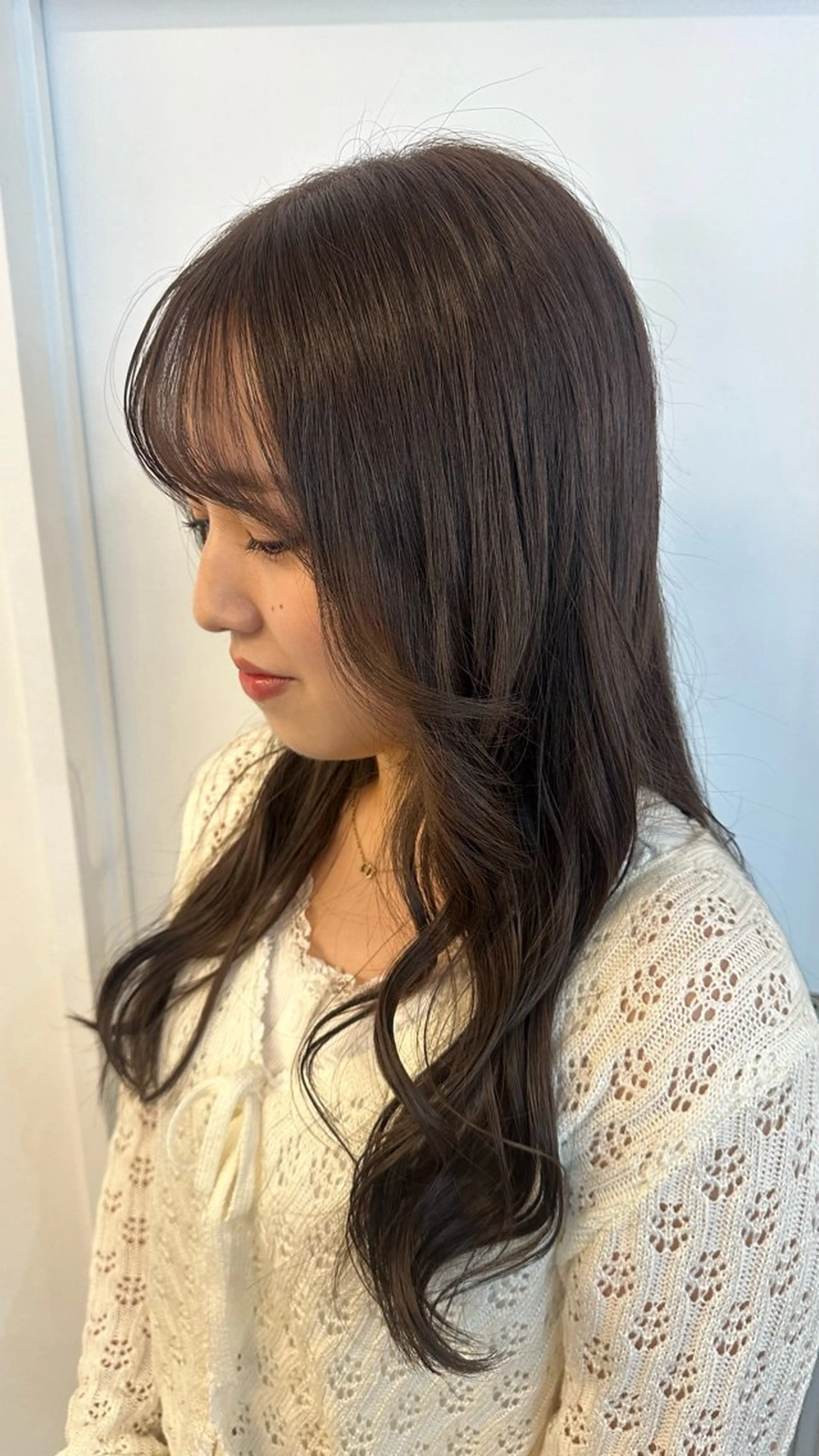 ロング カット ヘアカラー オノ アイラのヘアスタイル