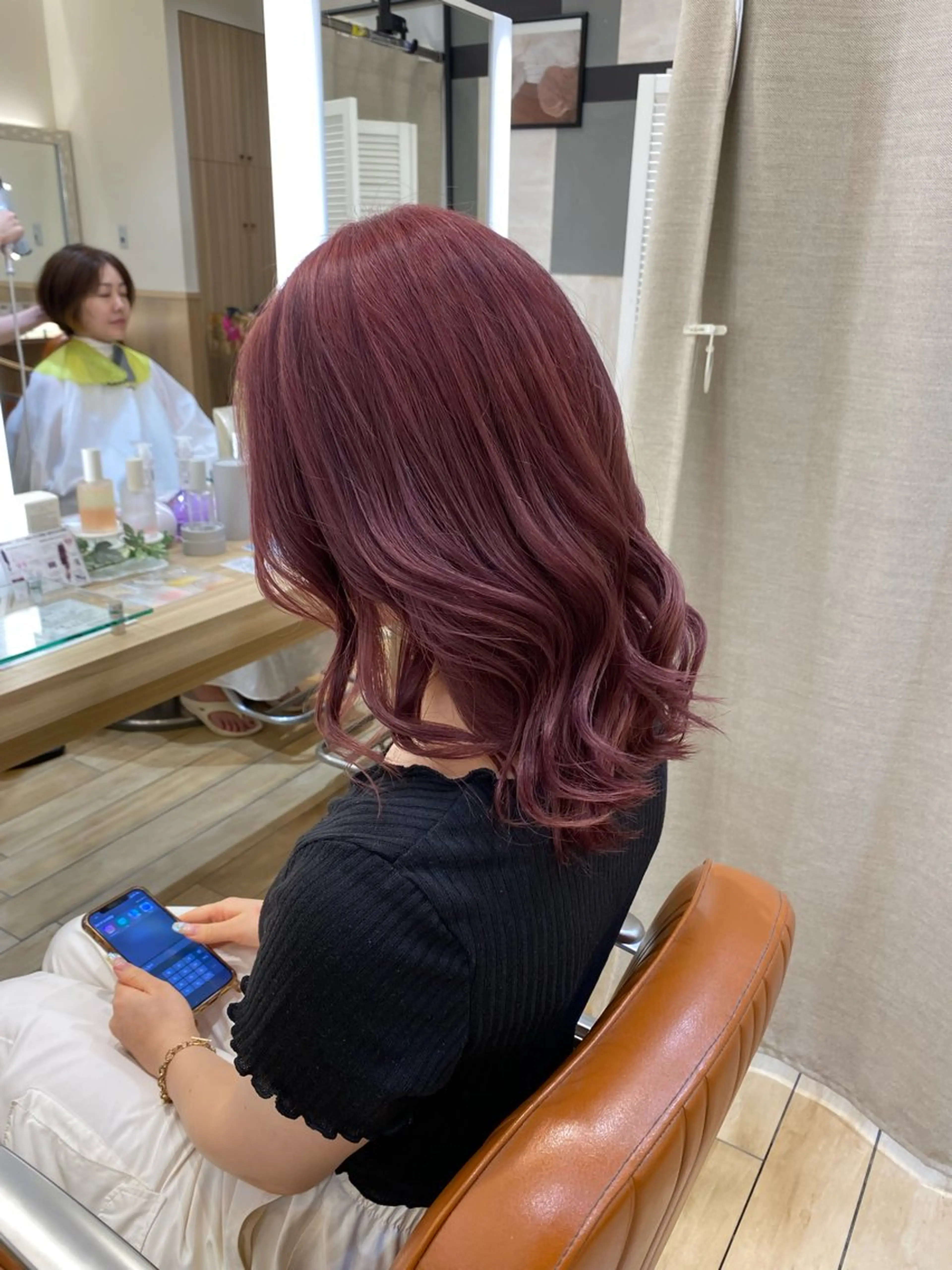 ミディアム カラー ヘアアレンジ ヘアカラー トリートメント 新宿スペインカール ヨモギダのヘアスタイル