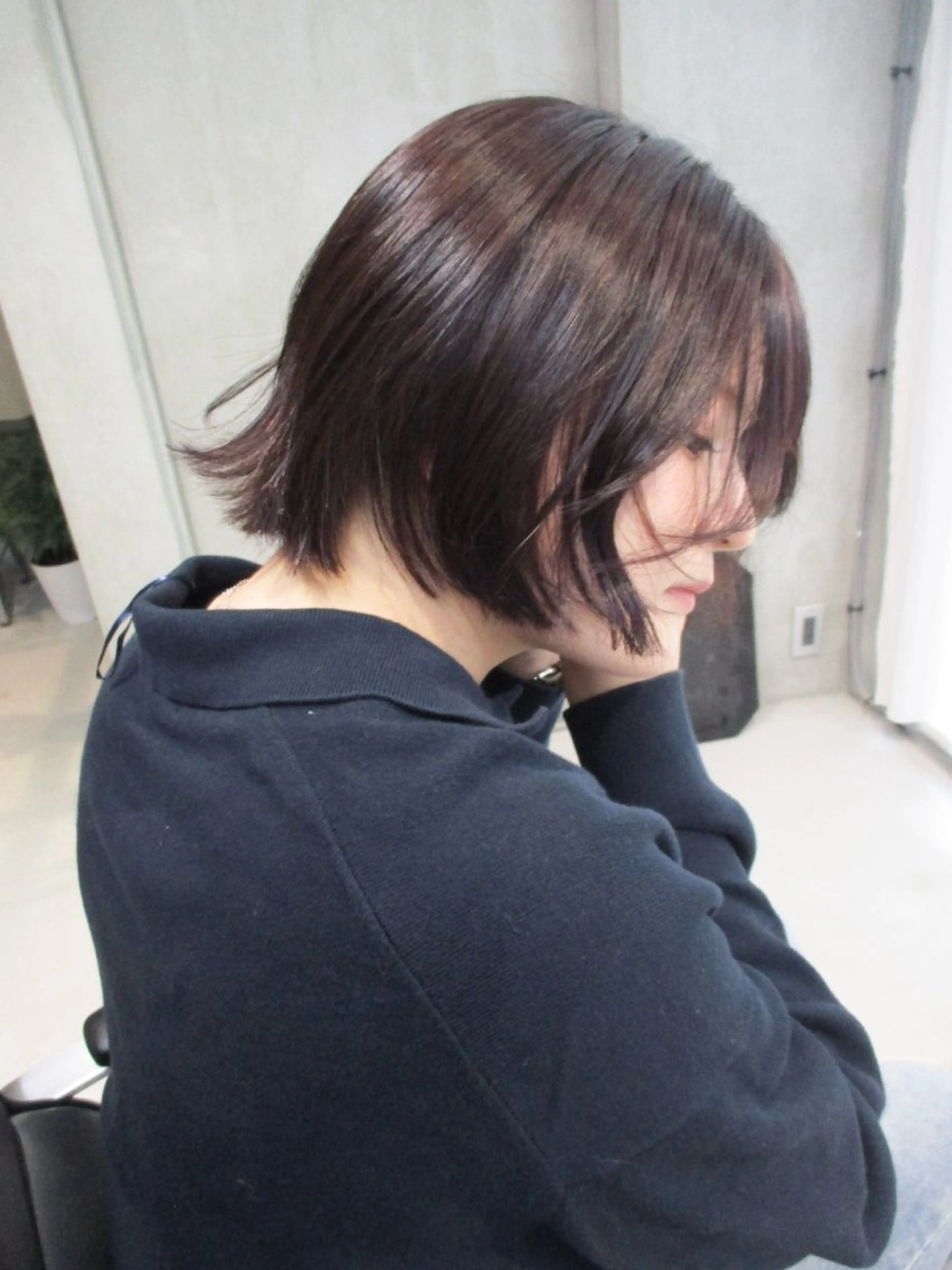 ミディアム カット ヘアカラー SLAY所属・マツイ モモノのヘアスタイル