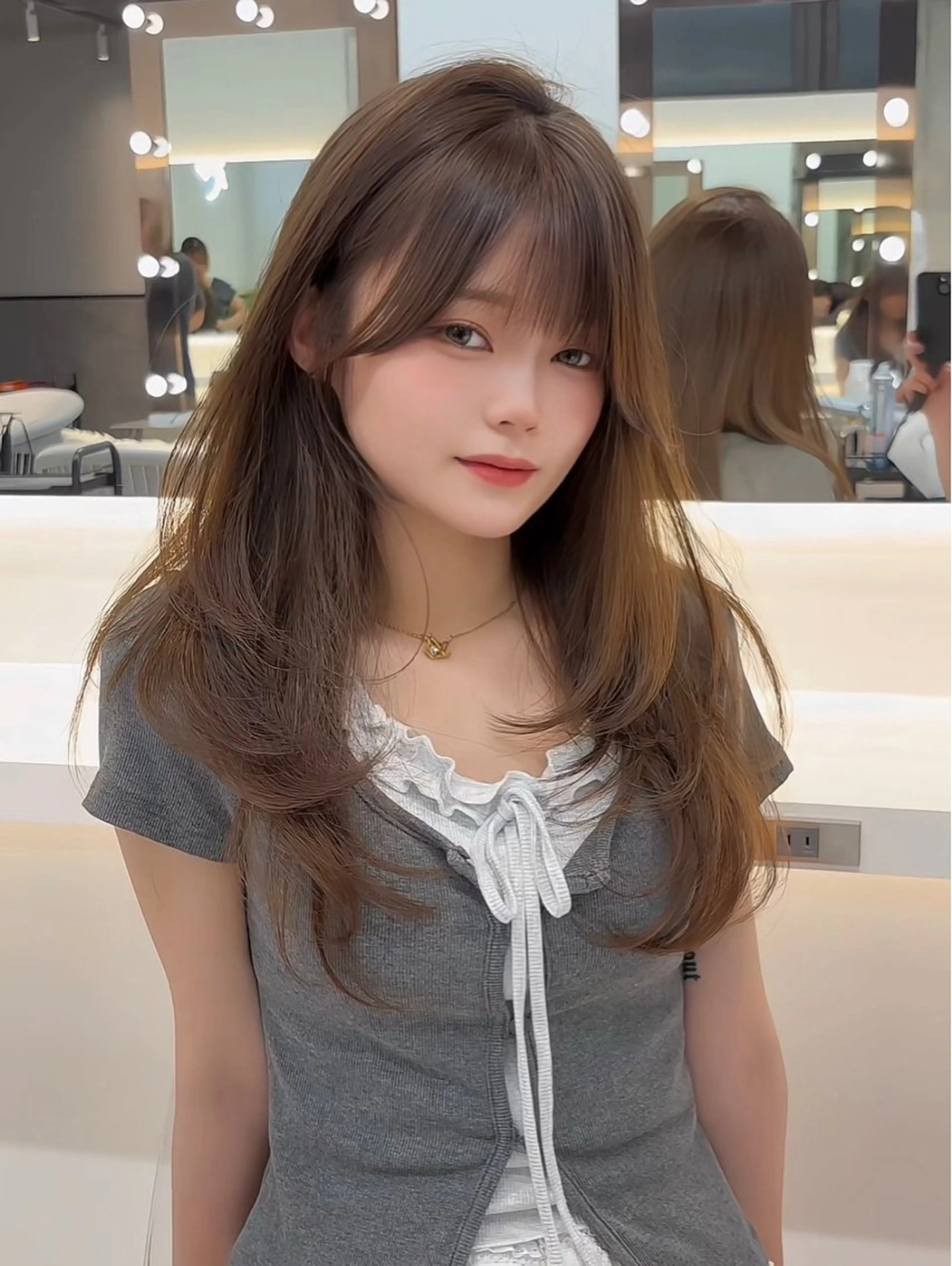 ミディアム カラー ミディアムレイヤー 透明感カラー レイヤーカット ブリーチなしW/透明 感カラー　吉村　清志のヘアスタイル