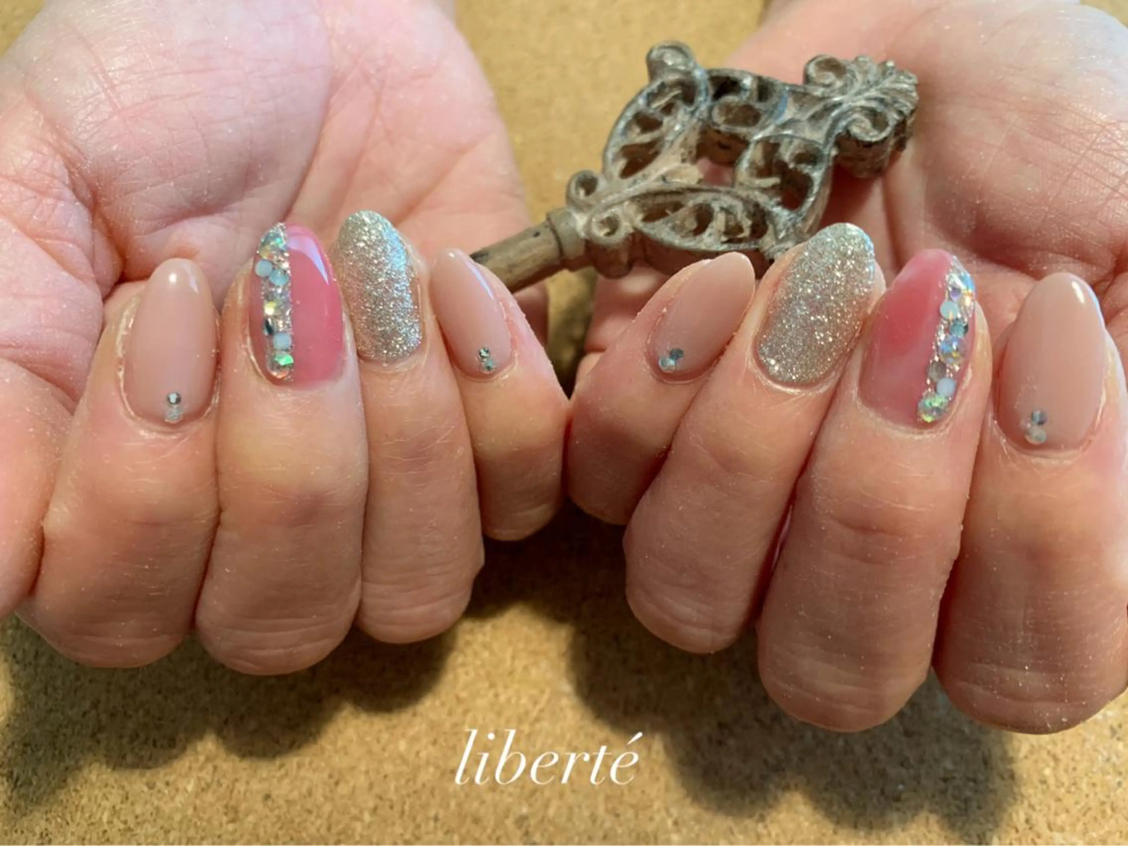 ネイル liberté (リベルテ)のネイルデザイン