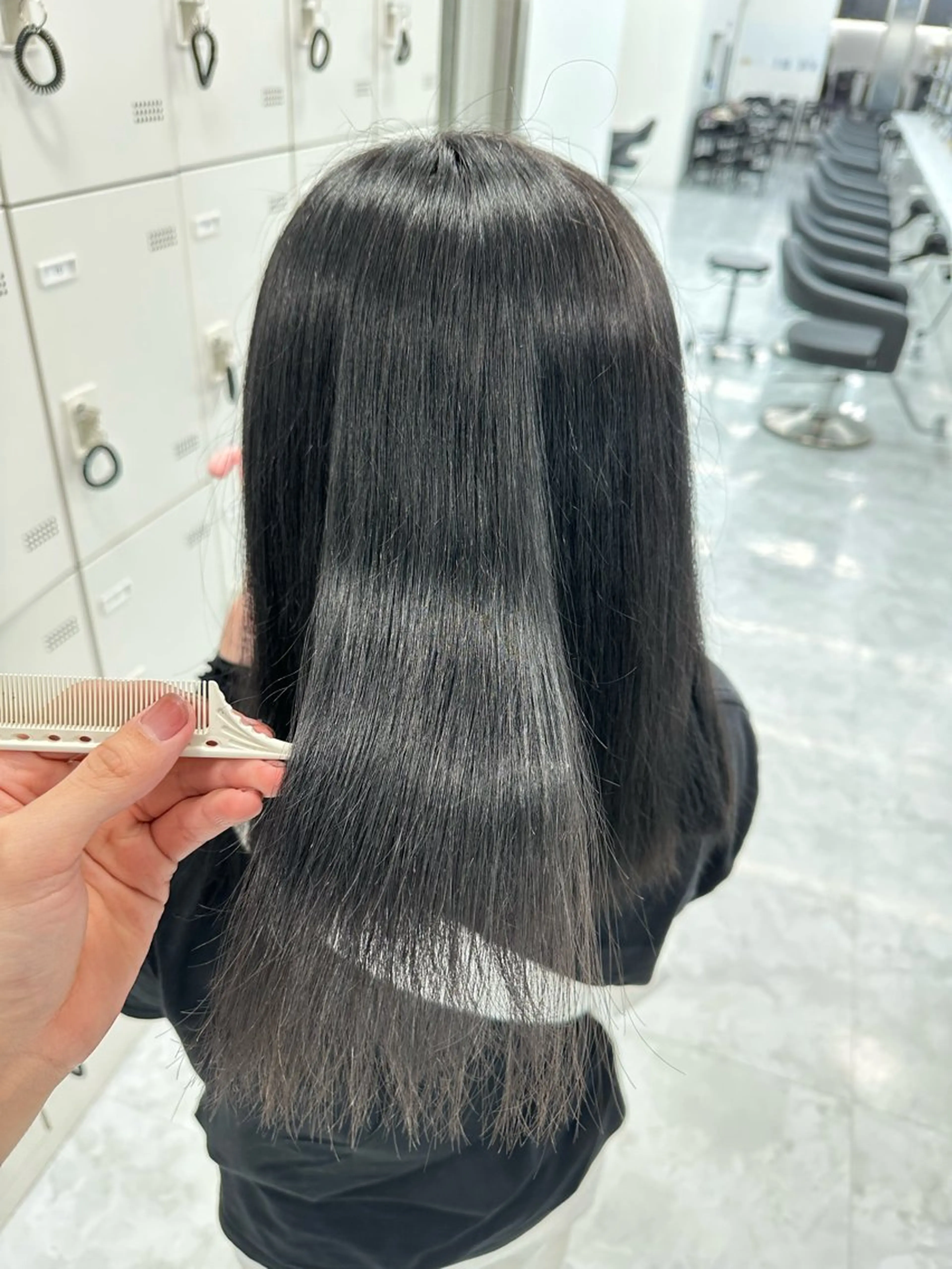 セミロング カラー ケアブリーチ 韓国レイヤーKYONのヘアスタイル
