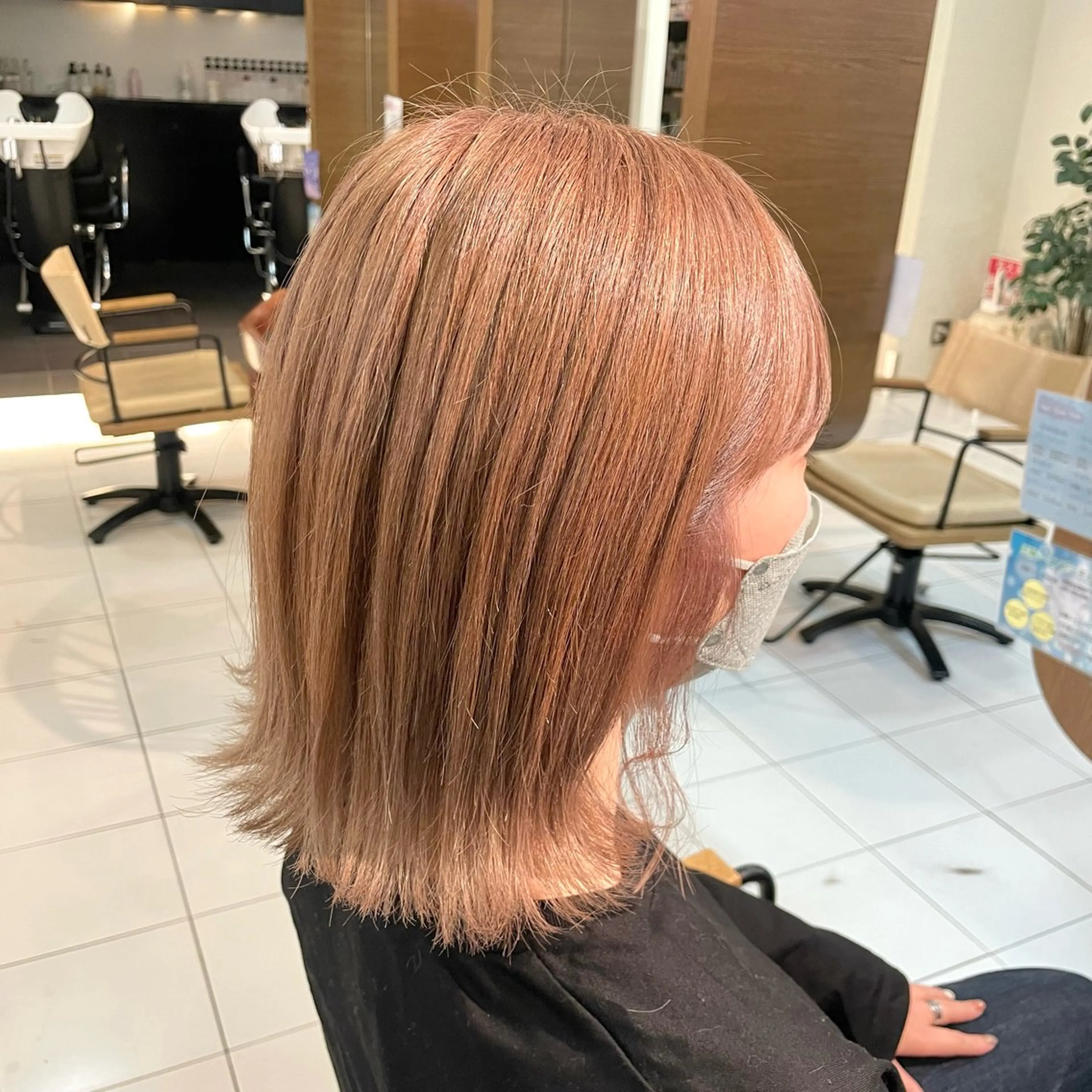 ミディアム カラー ベージュカラー ブリーチ ミルクティーベージュ 透明感カラー/ 寺田千雅子のヘアスタイル