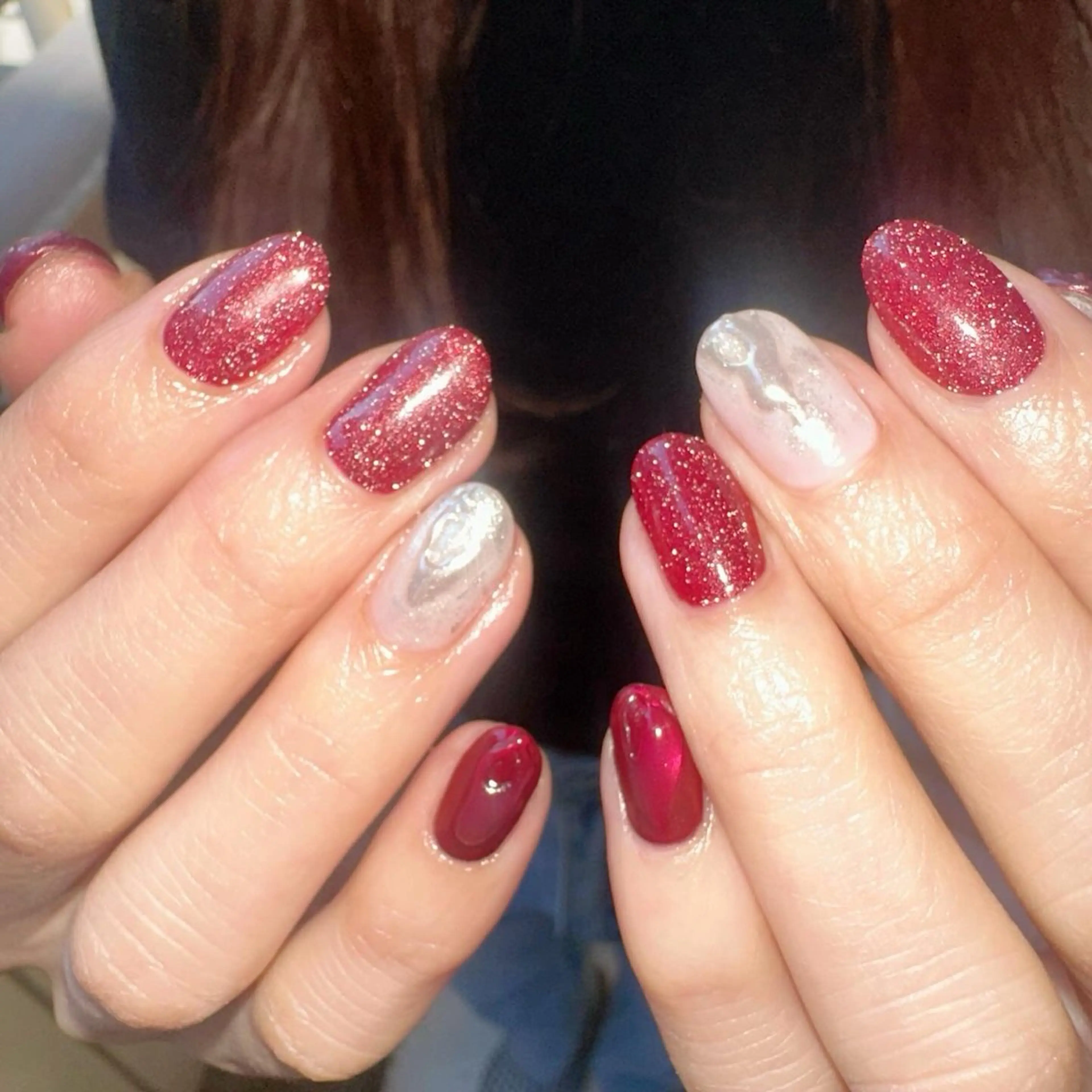 ネイル ボルドー フラッシュネイル 氷ネイル・うるうるネイル 韓国ネイル ラメ(グリッター) 🪞KAPE NAIL 🪞のネイルデザイン