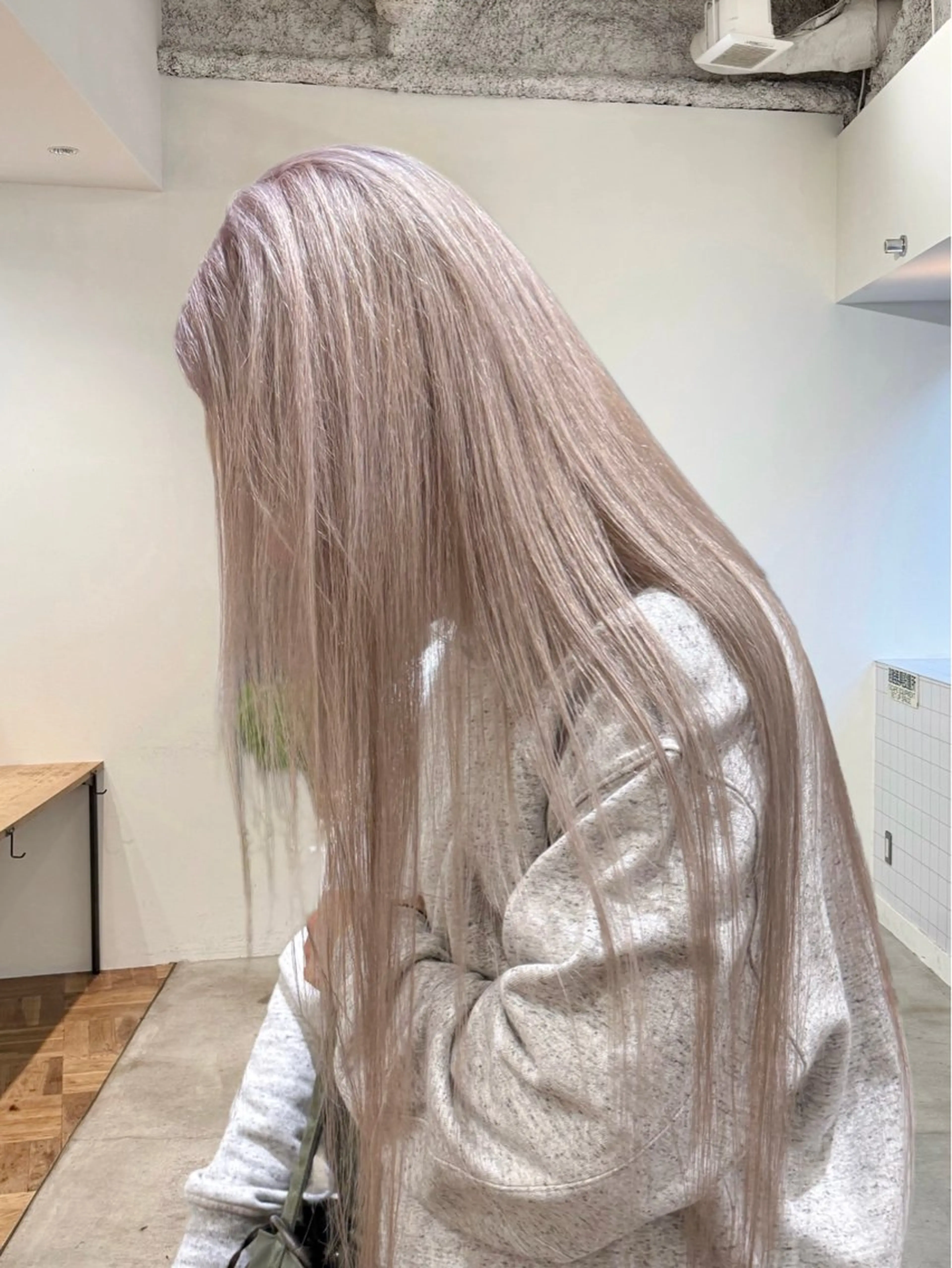 ロング maruquee de mashu所属・モモコ/ブリーチ/ ミルクティカラーのヘアスタイル