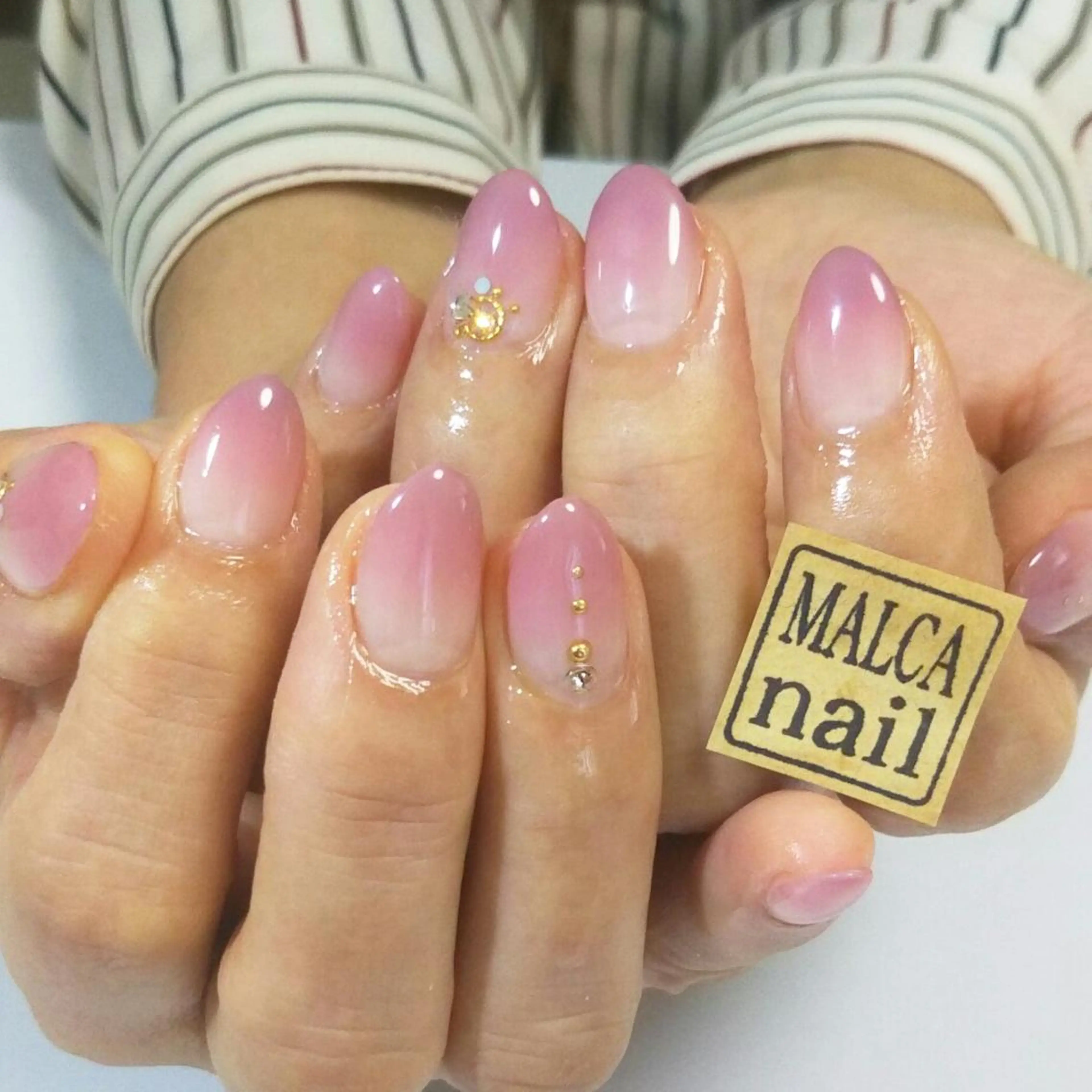 セミロング ヘアアレンジ パーマ ネイル マツエク・マツパ キッズ MALCAnail(マルカネイル)所属・荒木 莉奈のネイルデザイン