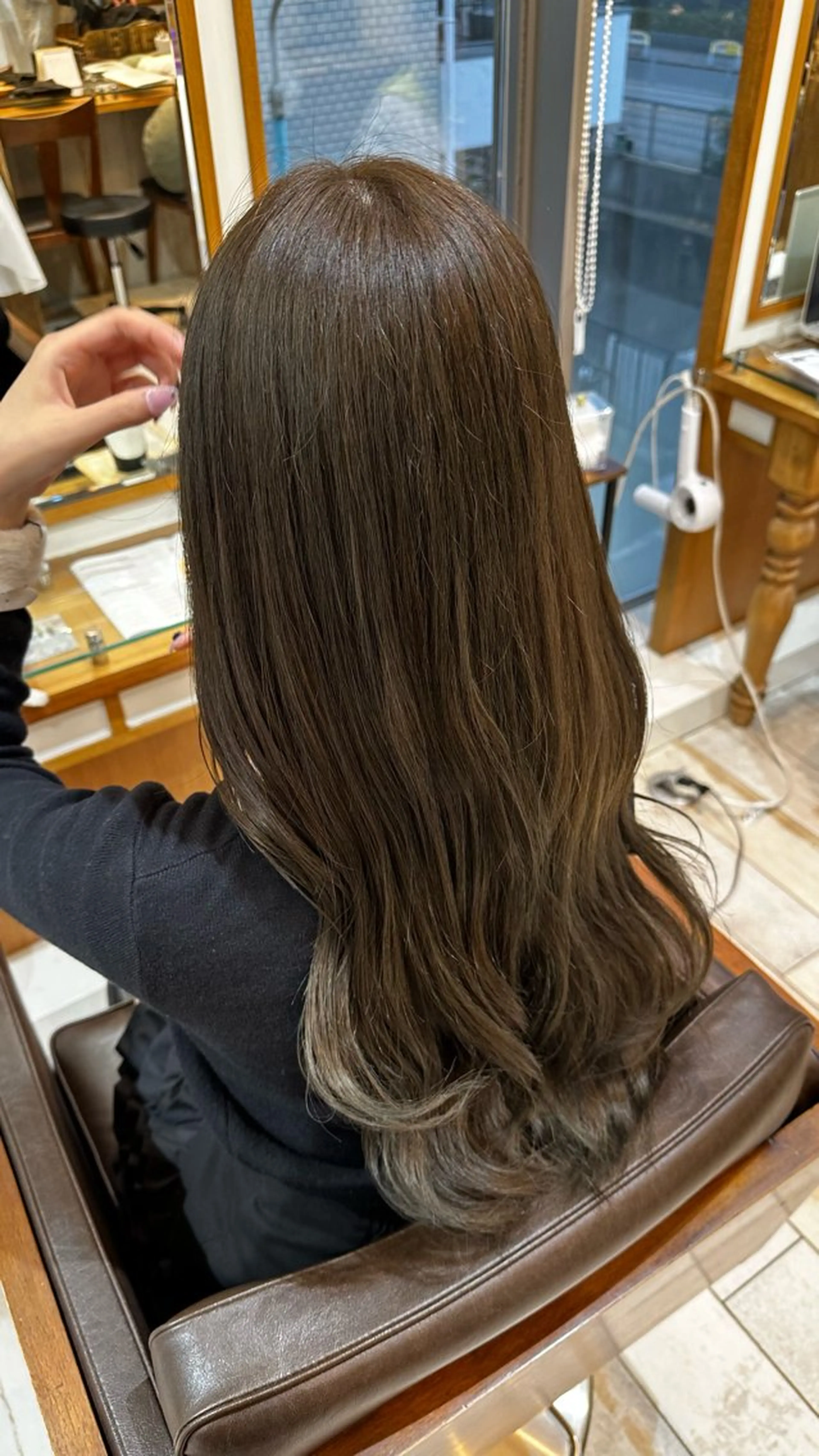 ロング カラー 透明感カラー グレージュ オリーブカラー オリーブグレージュ オリーブグレー ヘアカラー fifth原宿 宮部蓮のヘアスタイル