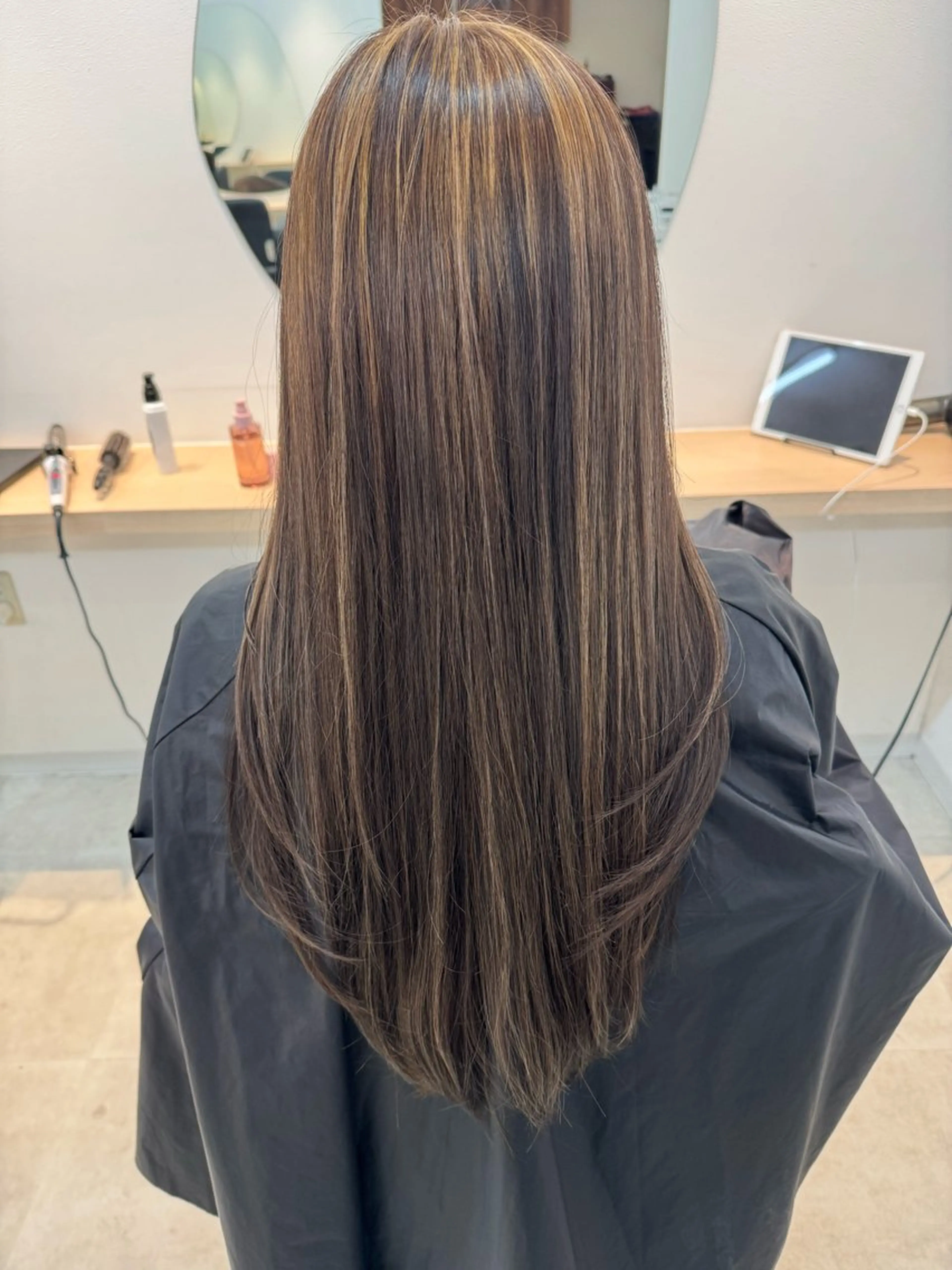 カラー ハイライトカラー soso.所属・上原 ティファニーのヘアスタイル