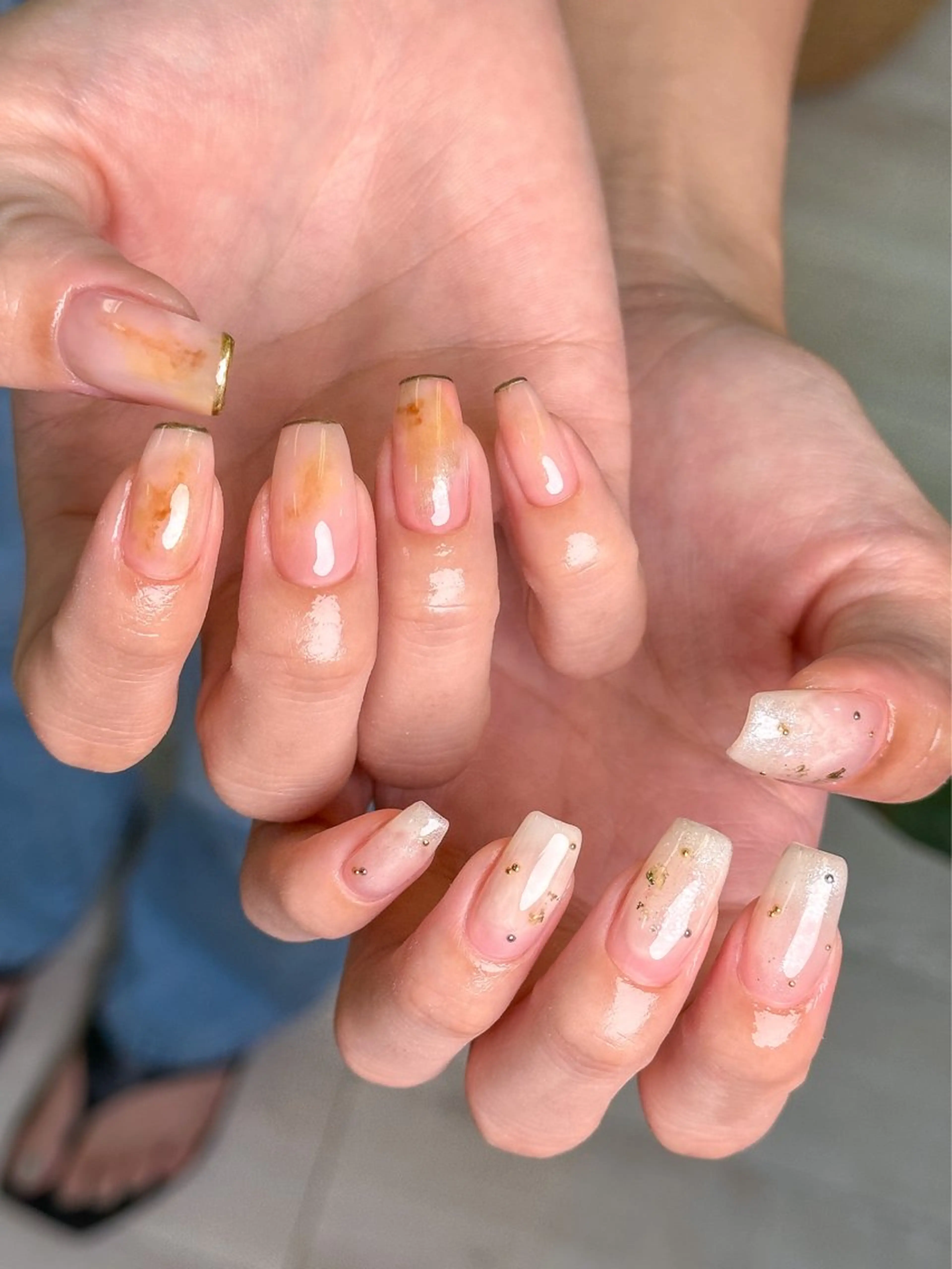 ネイル フレンチネイル ニュアンスネイル オレンジ ホワイト ハンドネイル SUNNY BAE. 🌼MIZUKIのネイルデザイン