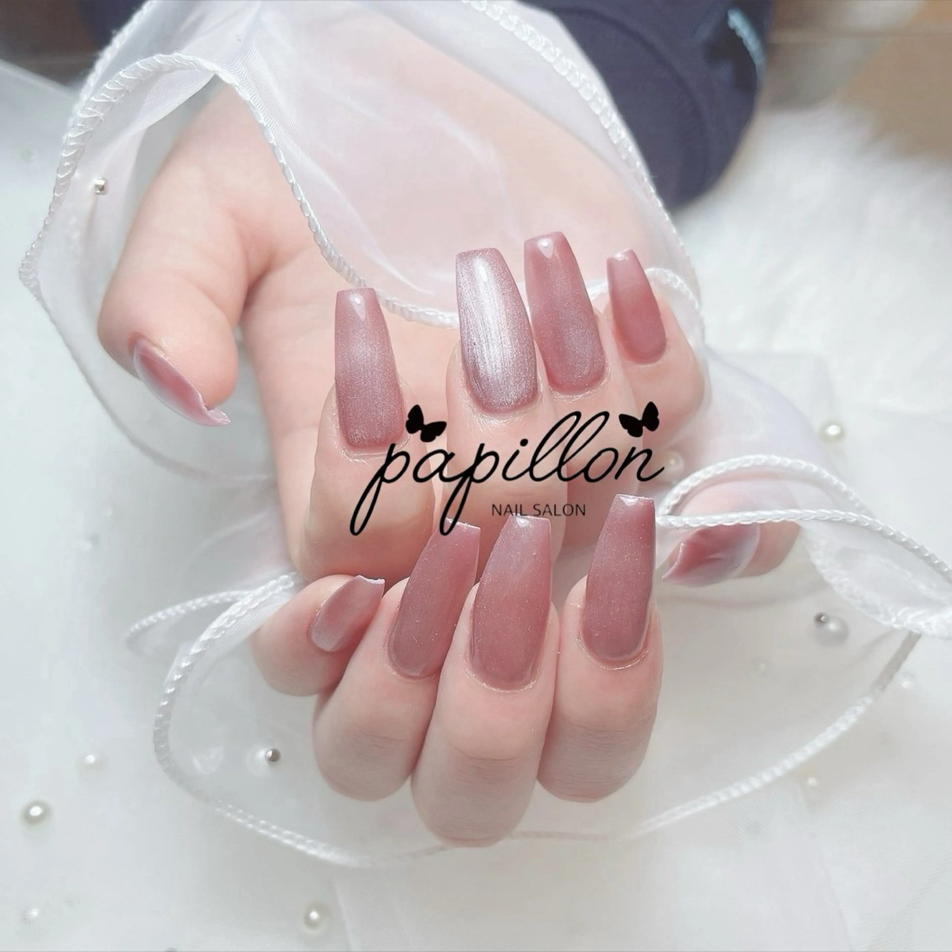 ネイル 長さ出し マグネットネイル ピンク 赤色 NAILSALON　papillon所属・NAILSALON papillonのネイルデザイン