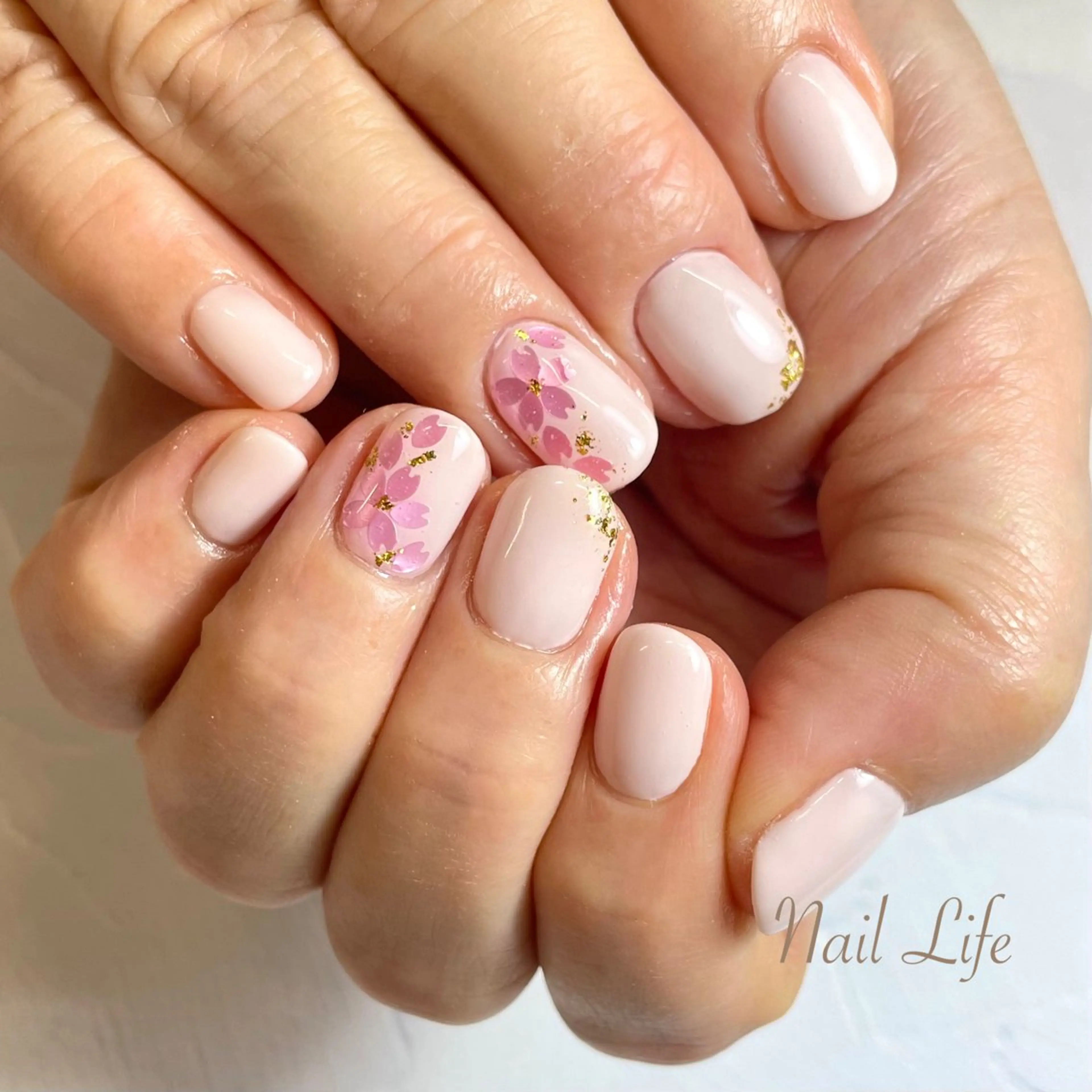 ネイル 桜ネイル ホログラムネイル ピンク ハンドネイル 大嶋 めぐみのネイルデザイン