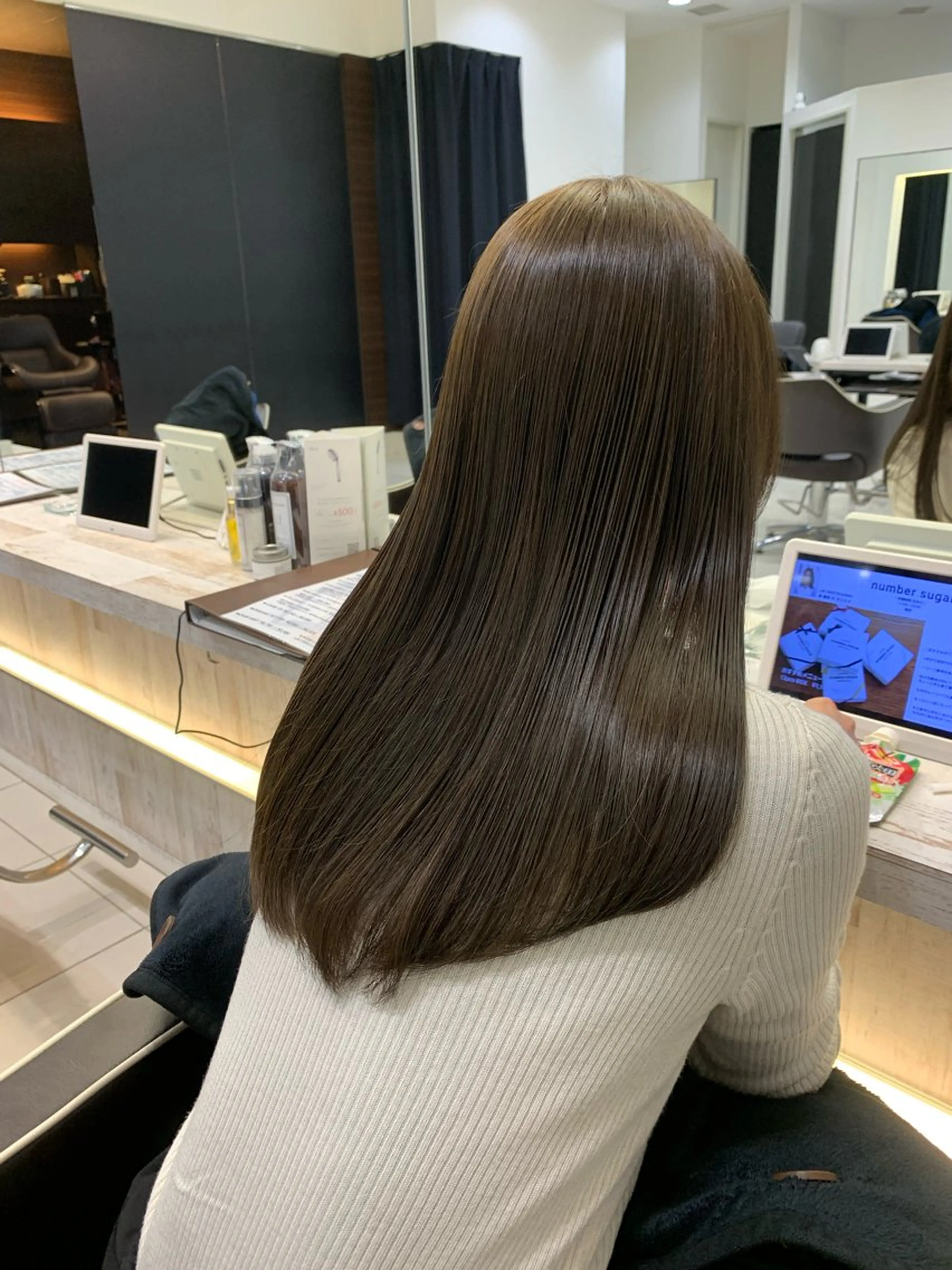 ロング カラー ゆあ♡ 髪質改善×美髪矯正のヘアスタイル