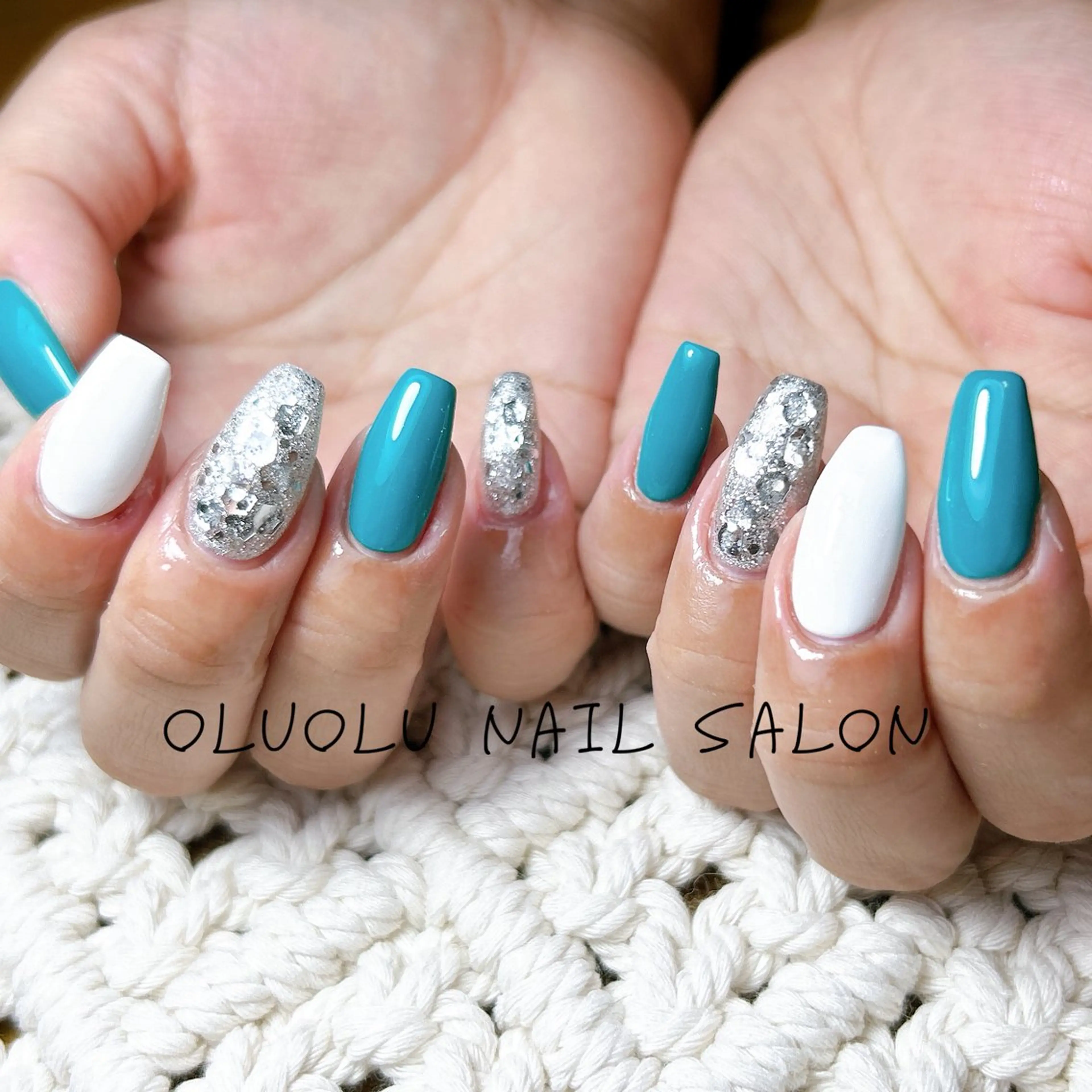 ネイル ワンカラーネイル シルバー 夏ネイル ホワイト oluolu nailsalonのネイルデザイン