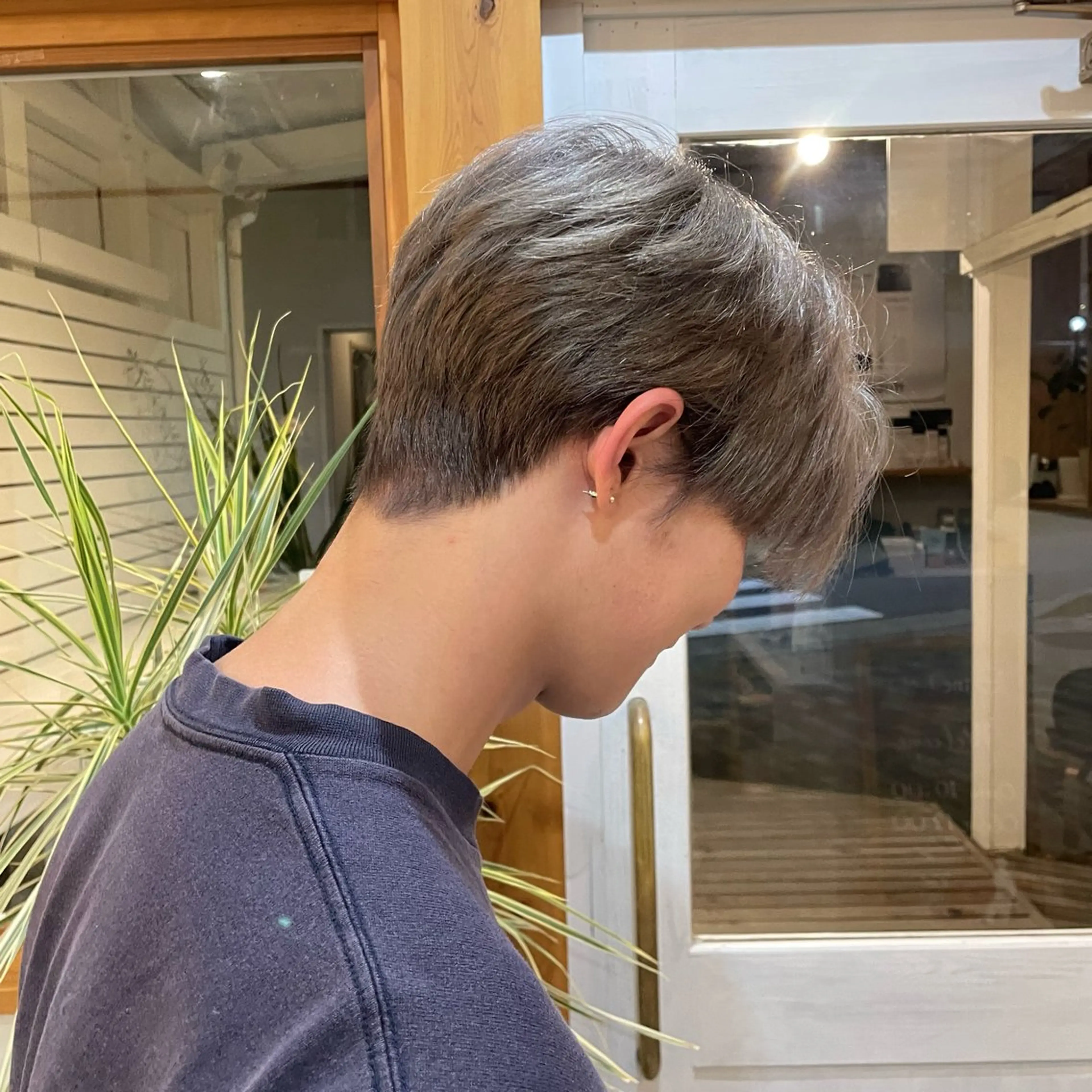 ショート カラー ブリーチ シルバー FRANK所属・こいけ みきののヘアスタイル