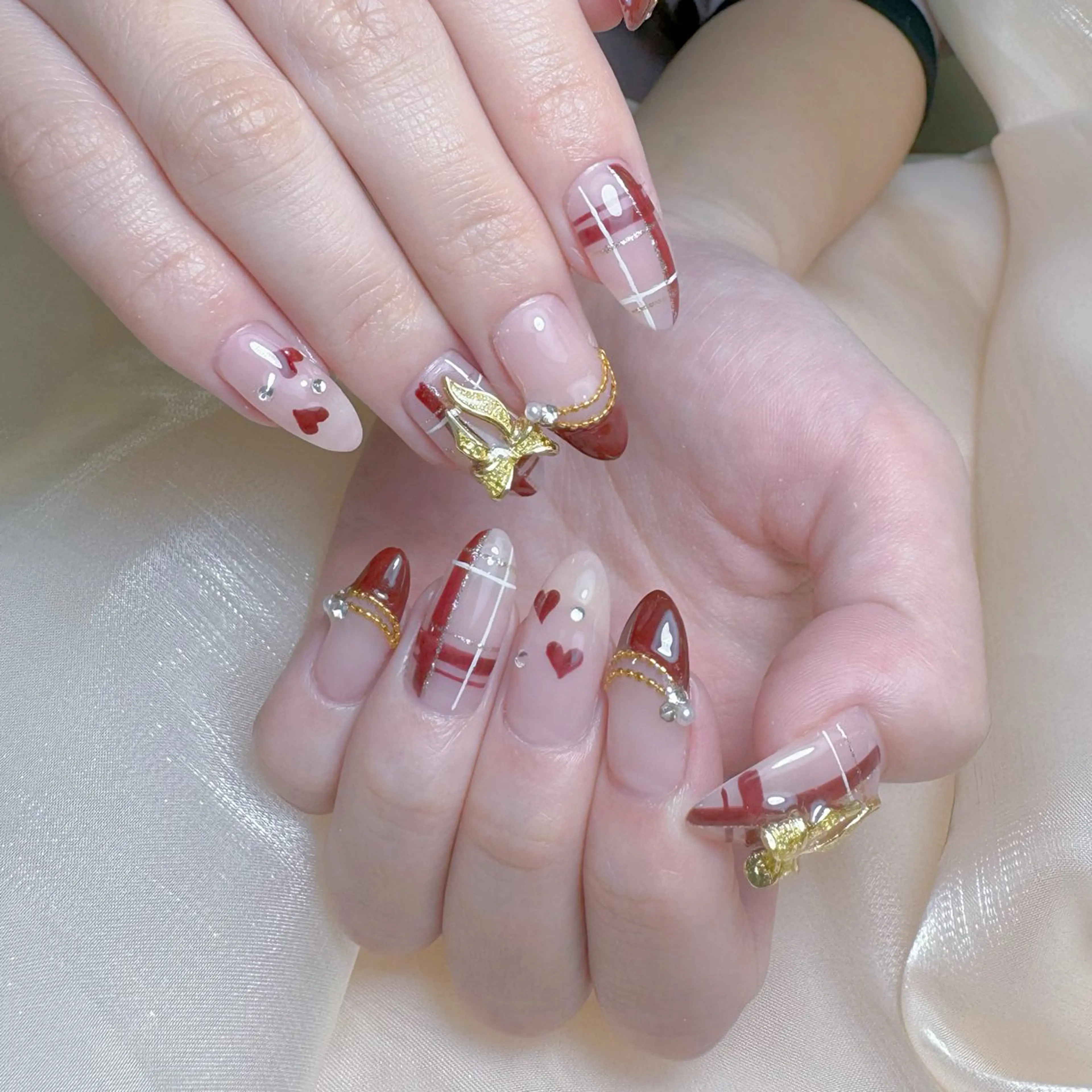 ネイル チークネイル ガーリー キラキラネイル 韓国ネイル 赤色 ハンドネイル NailPrincess所属・princess スカルプ専門店のネイルデザイン