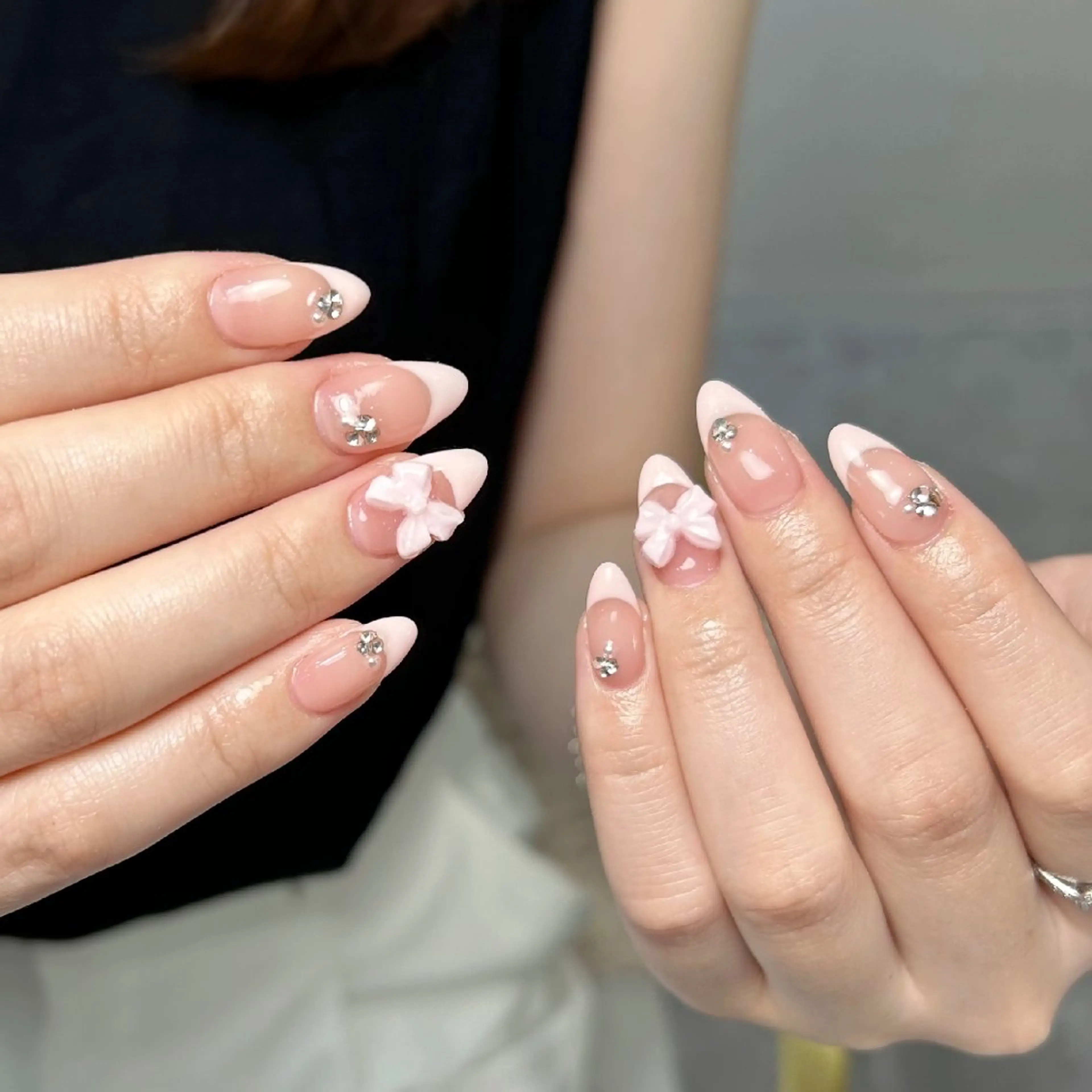 ネイル アートネイル フラワーネイル フットネイル ガーリー キラキラネイル ハンドネイル UM Nail Salonのネイルデザイン