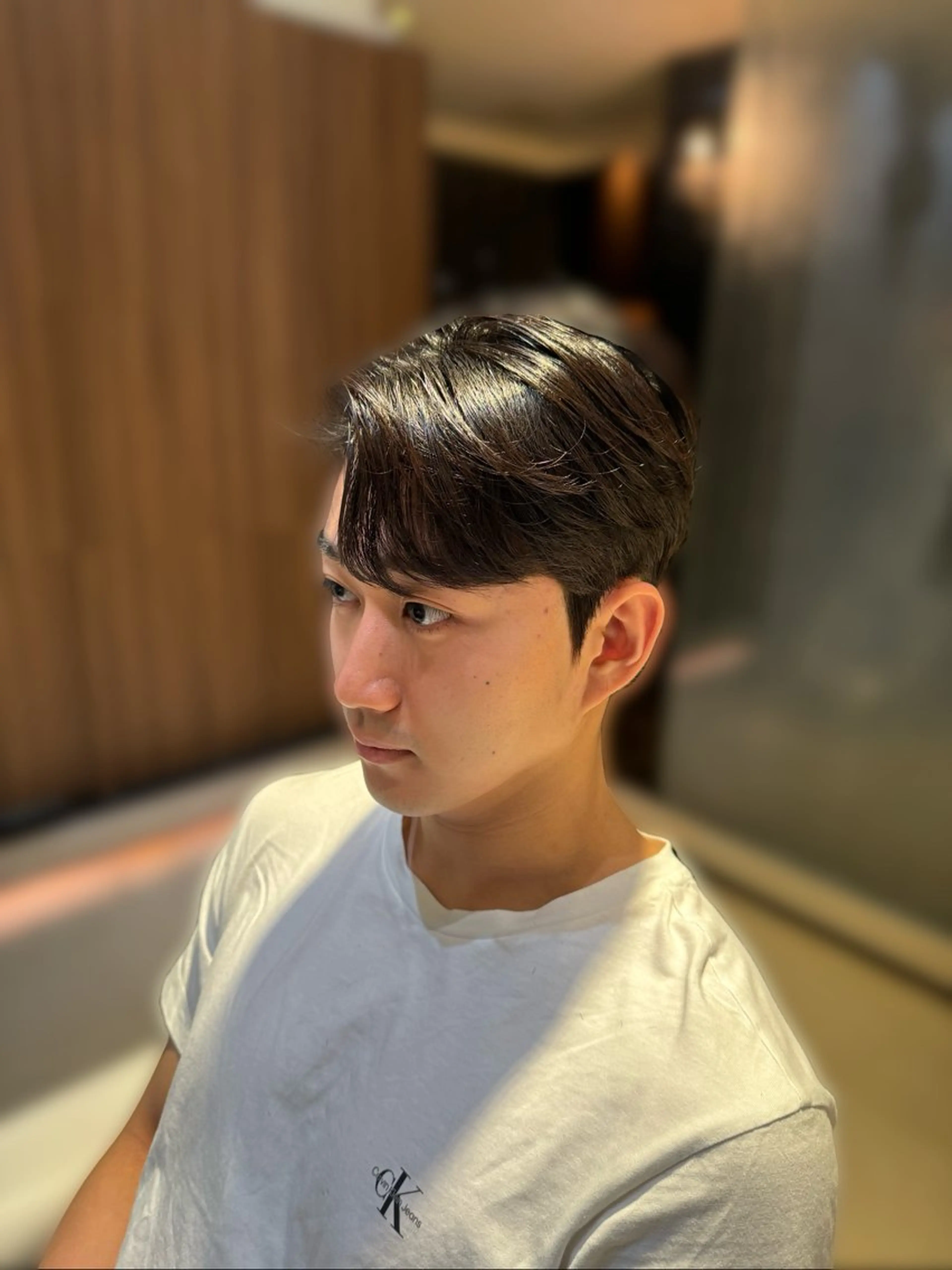 ショート パーマ メンズ センターパート コンマヘア ダウンパーマ カルマパーマ メンズ韓国風 KIM 🇰🇷 カルマ／ダウンパーマのヘアスタイル