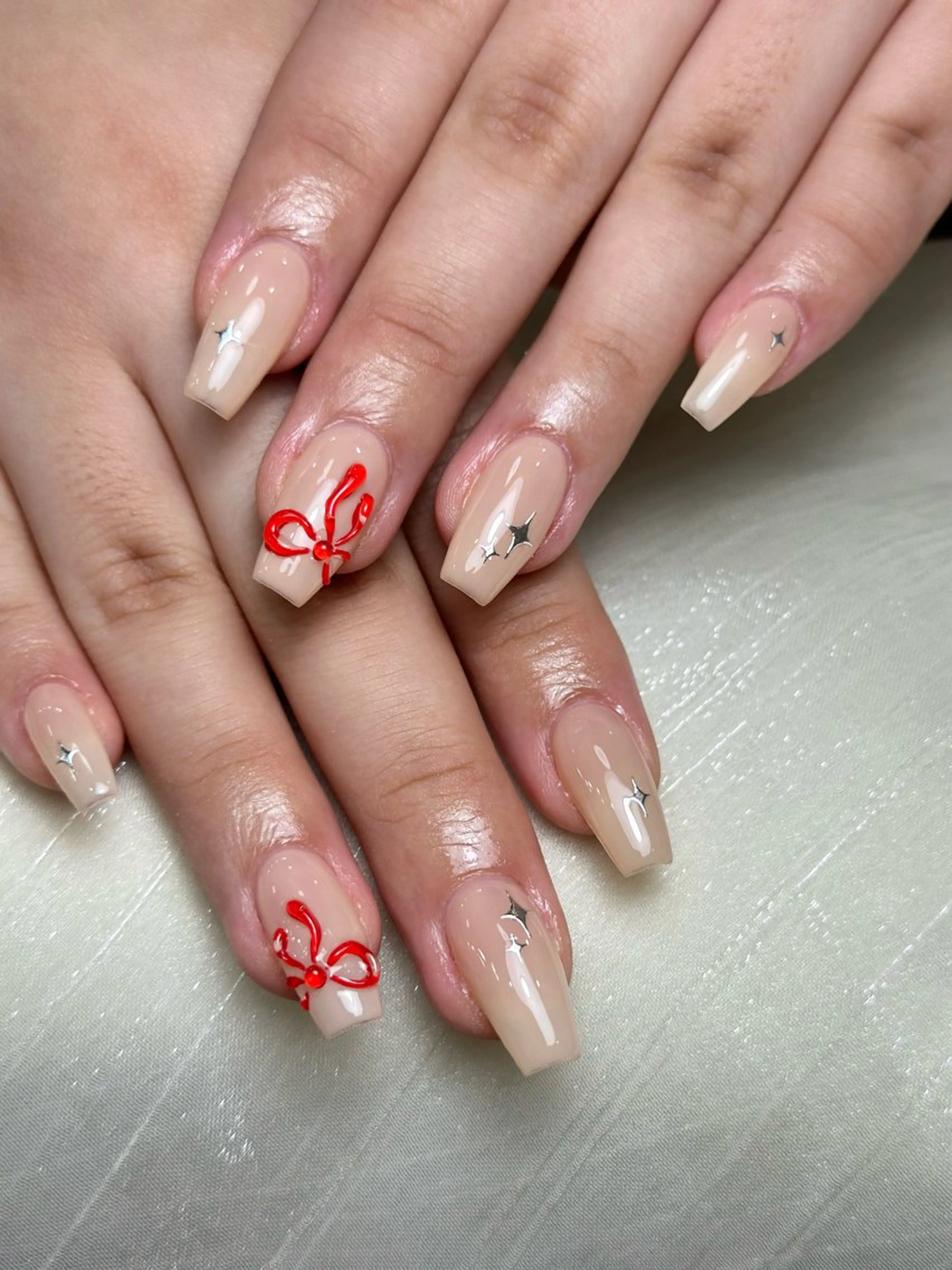 ネイル フレンチネイル グラデーション 韓国ネイル マグネットネイル シンプルネイル ハンドネイル CoMo Nail Studio所属・CoMo Nailのネイルデザイン