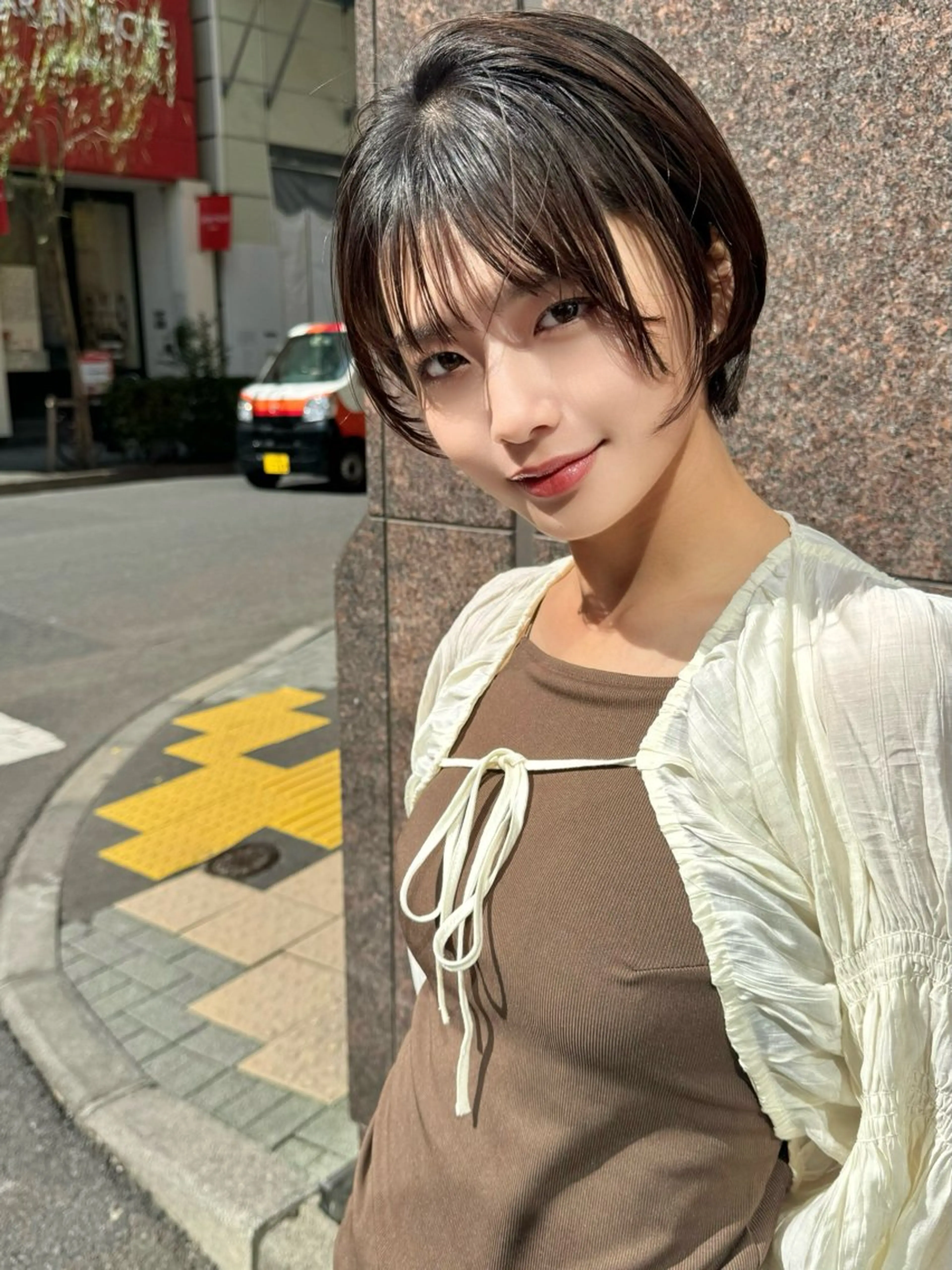 対象仕上がりがアゴから上のショートスタイル。25歳以上、5cm以上のカットの募集になります。SNS投稿させていただける方の写真