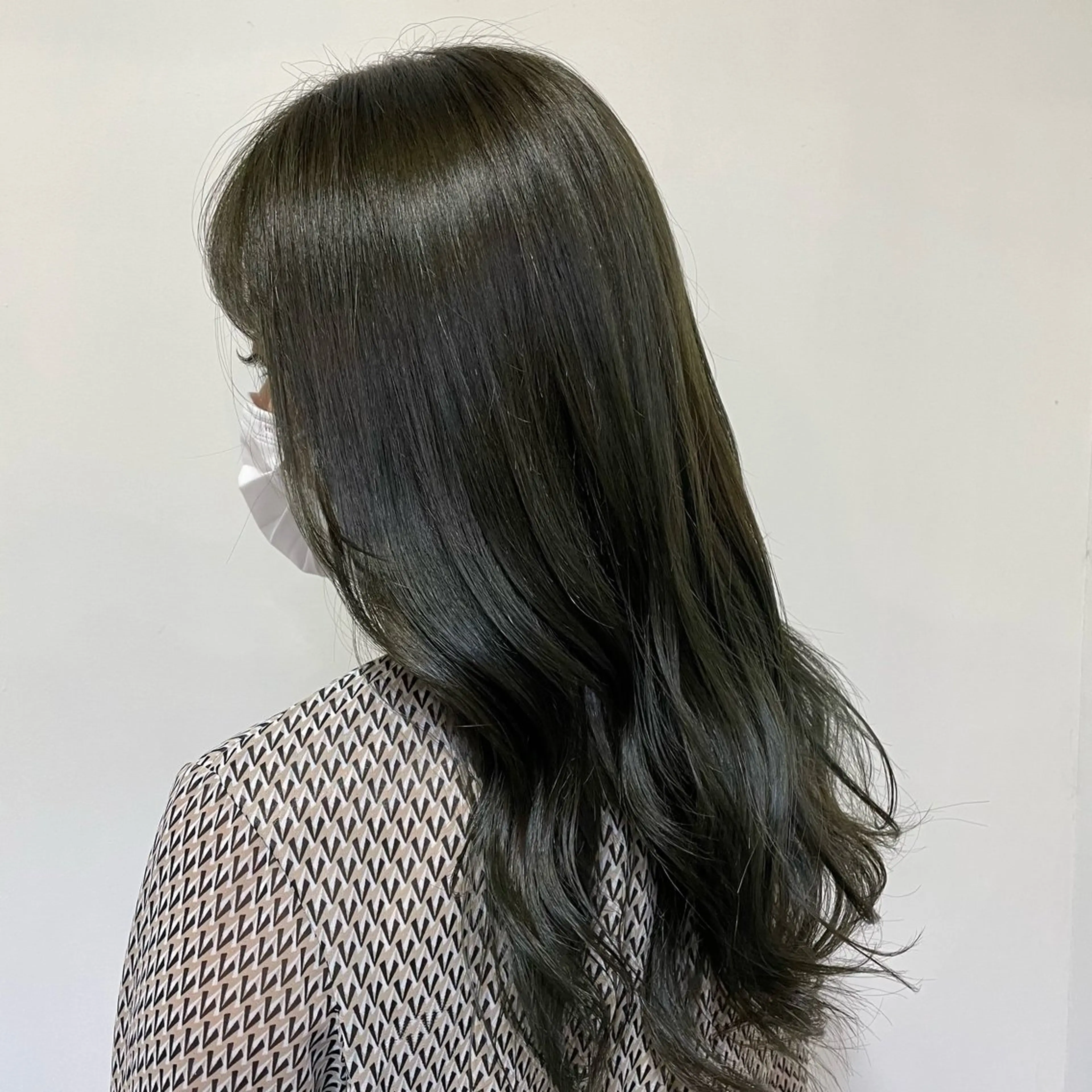 ロング カラー YUUKI/艶カラー レイヤーカットのヘアスタイル
