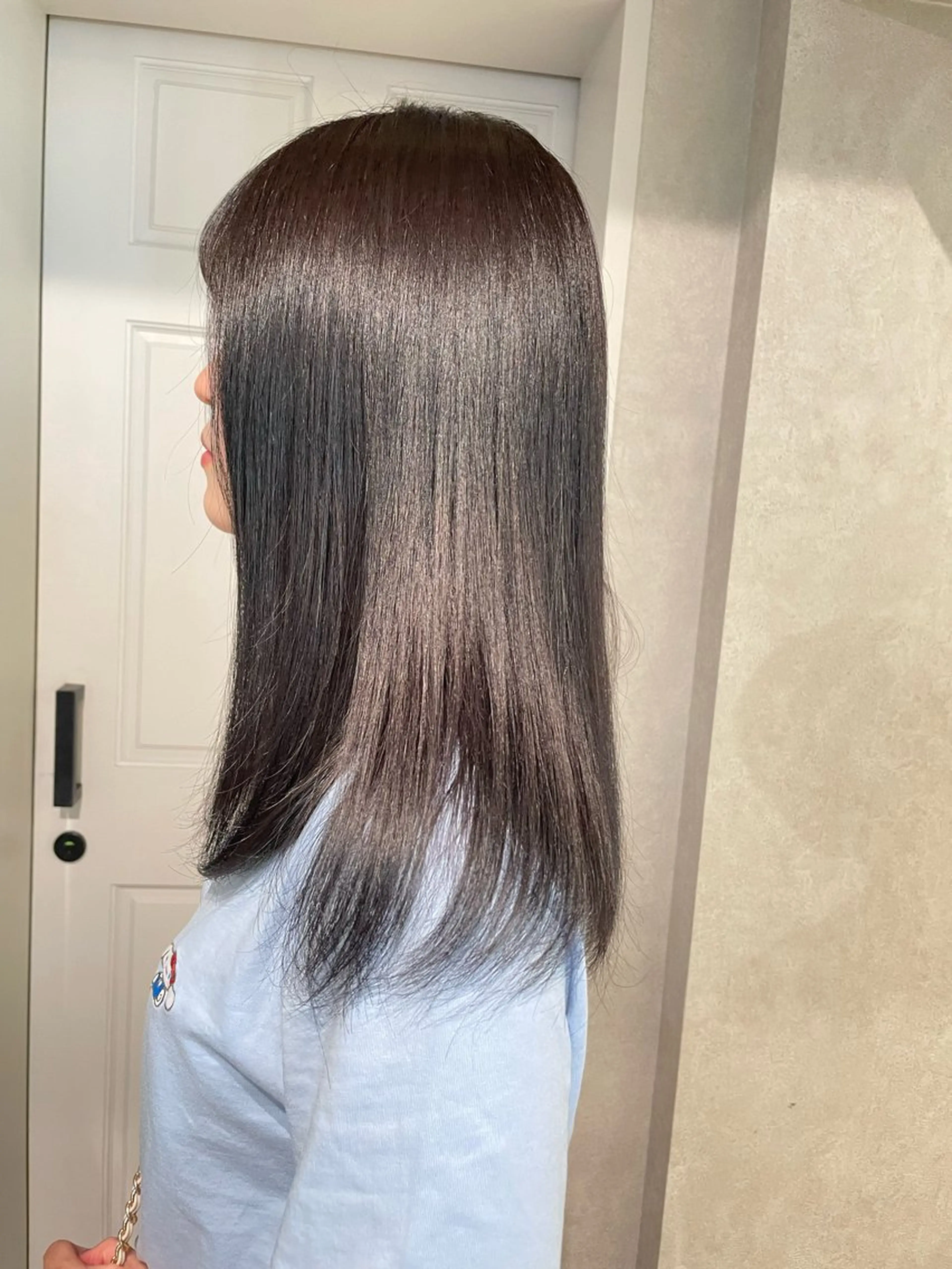 セミロング カラー ブリーチ 透明感カラー ラベンダーカラー ブリーチなしカラー 髪質改善 ヘアカラー トリートメント ナチュラル透明感🌱 小山美樹子のヘアスタイル