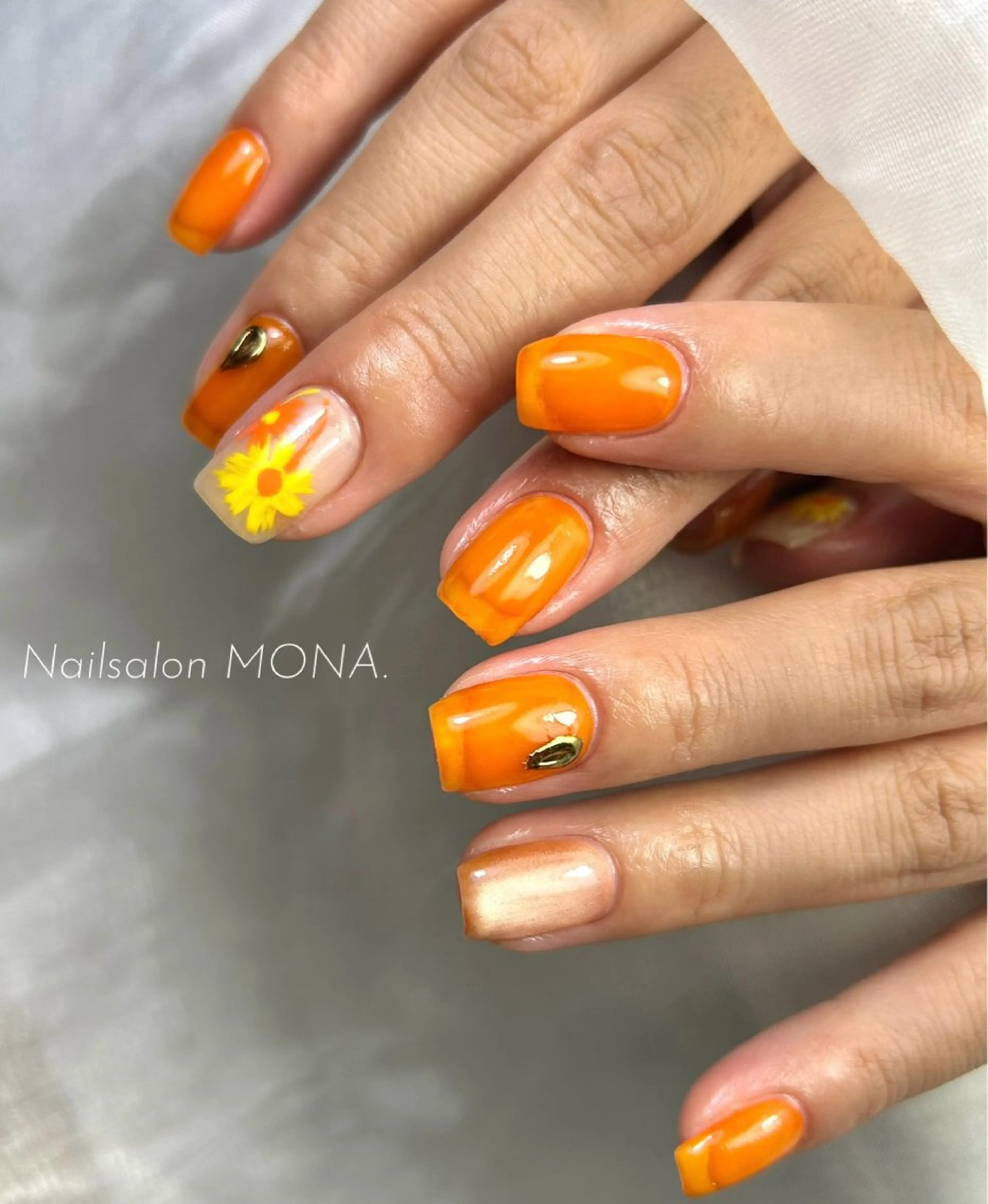 ネイル フラワーネイル ニュアンスネイル ハンドネイル Nailsalon MONA.のネイルデザイン