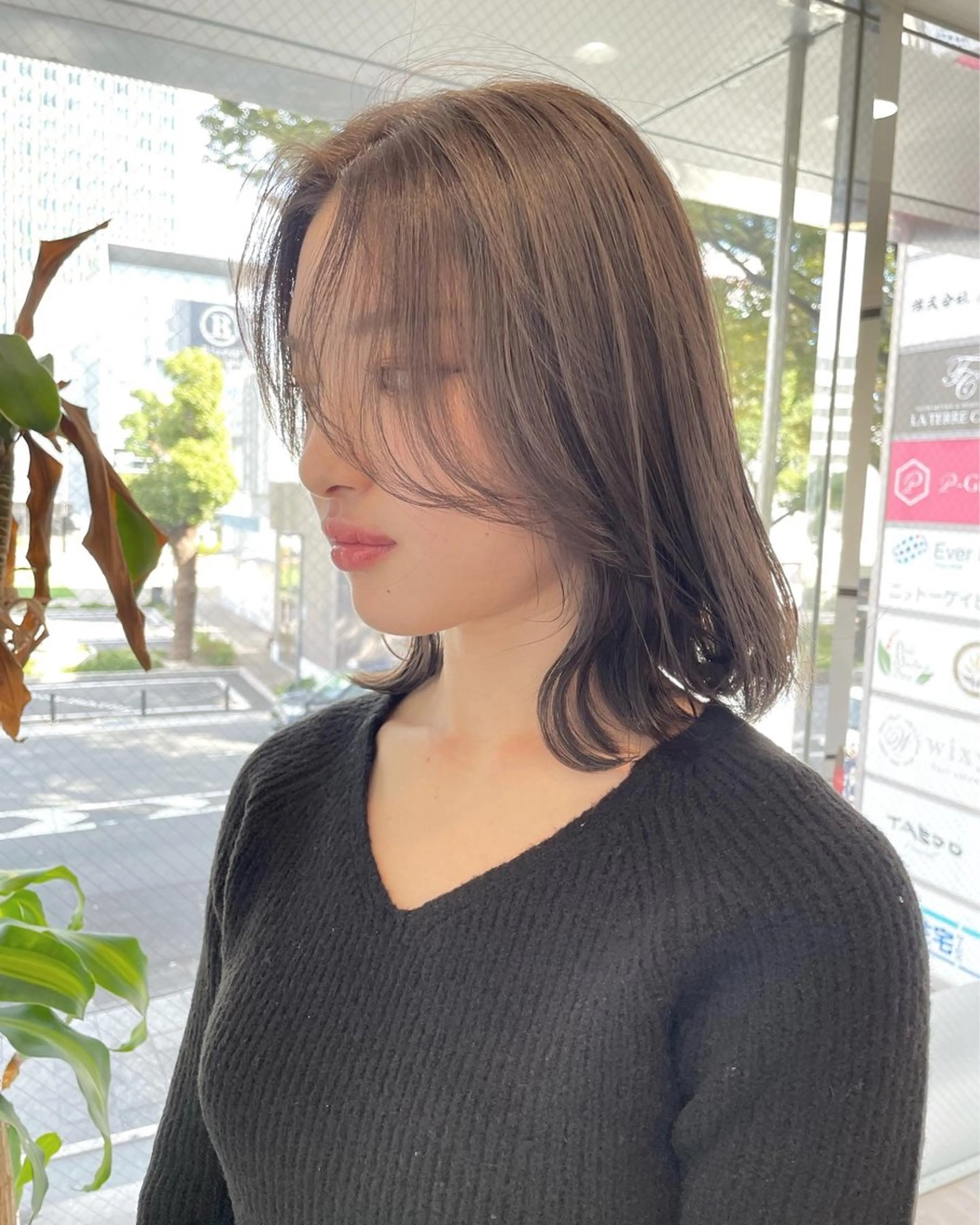 ミディアム カラー バレイヤージュ ベージュカラー 黒髪 ブリーチ ダブルカラー 河合秀明/ショート /ボブ/レイヤーのヘアスタイル