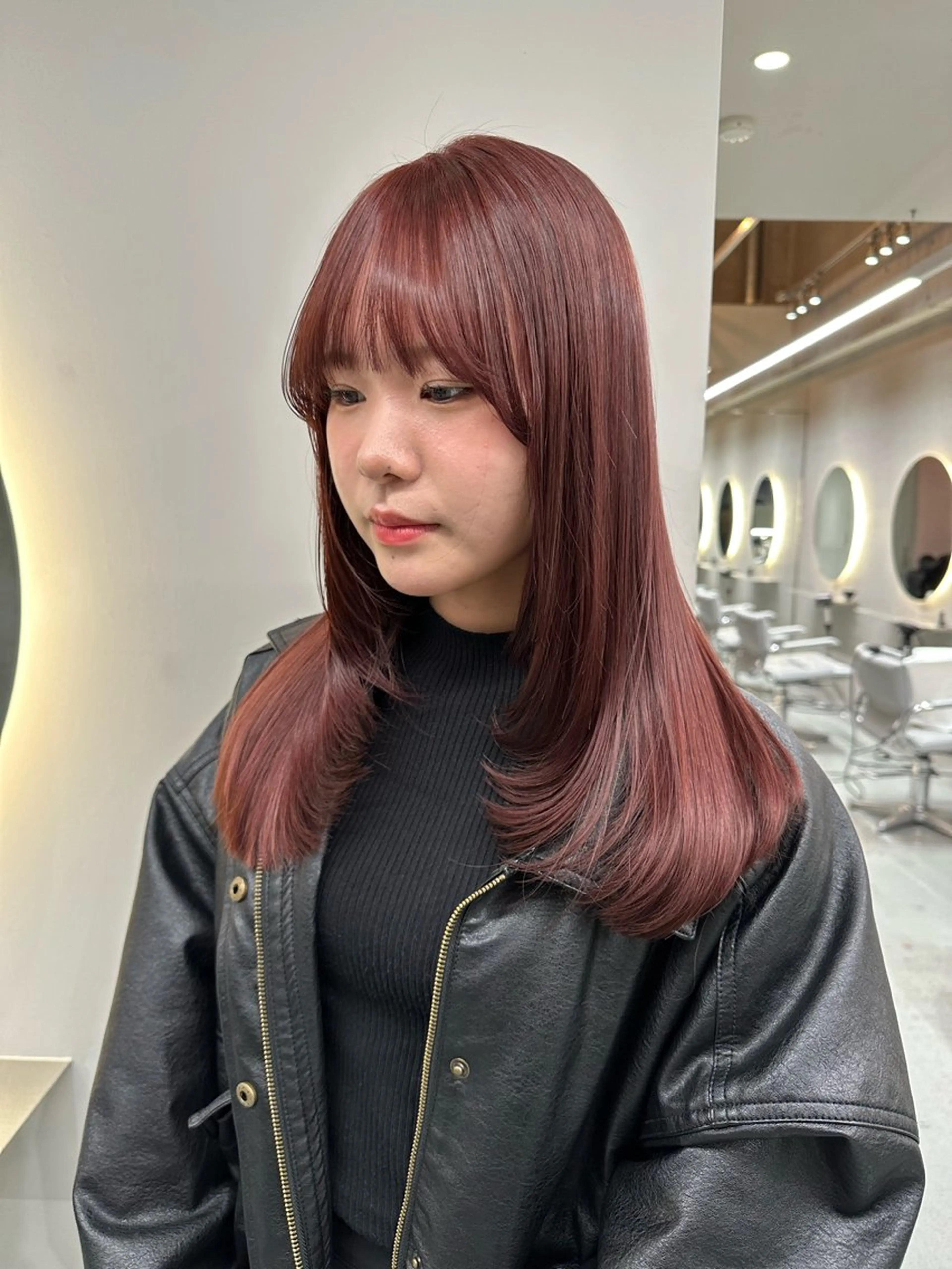 ロング ピンクラベンダー レイヤーカット トリートメント SOL.所属・ハイトーンカラー/デ ザインカラー中川竜斗のヘアスタイル