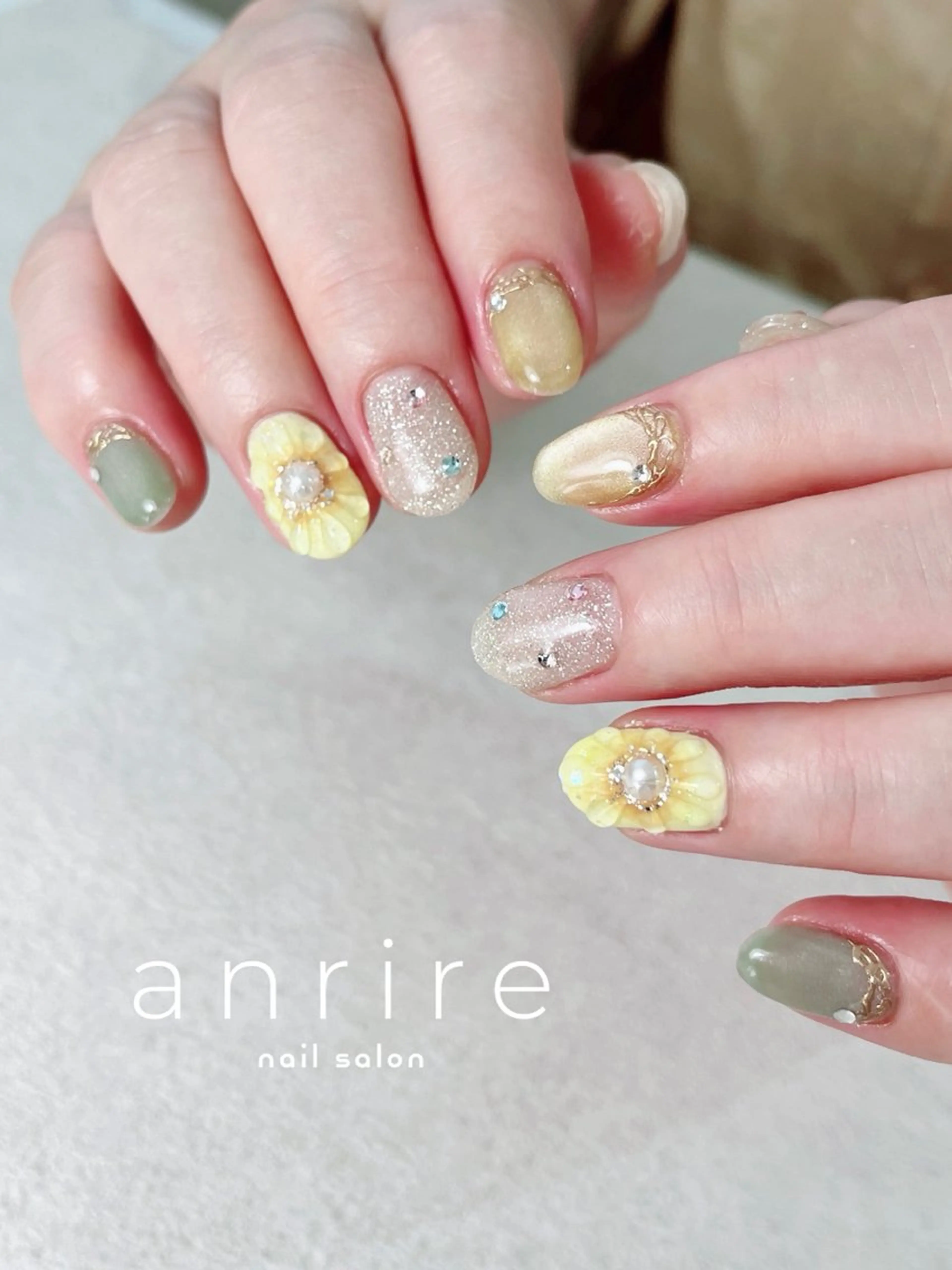 ネイル フラッシュネイル フラワーネイル ジェルネイル グリーン キラキラネイル ハンドネイル nail salon anrire〜アンリール〜所属・nailsalon anrireのネイルデザイン