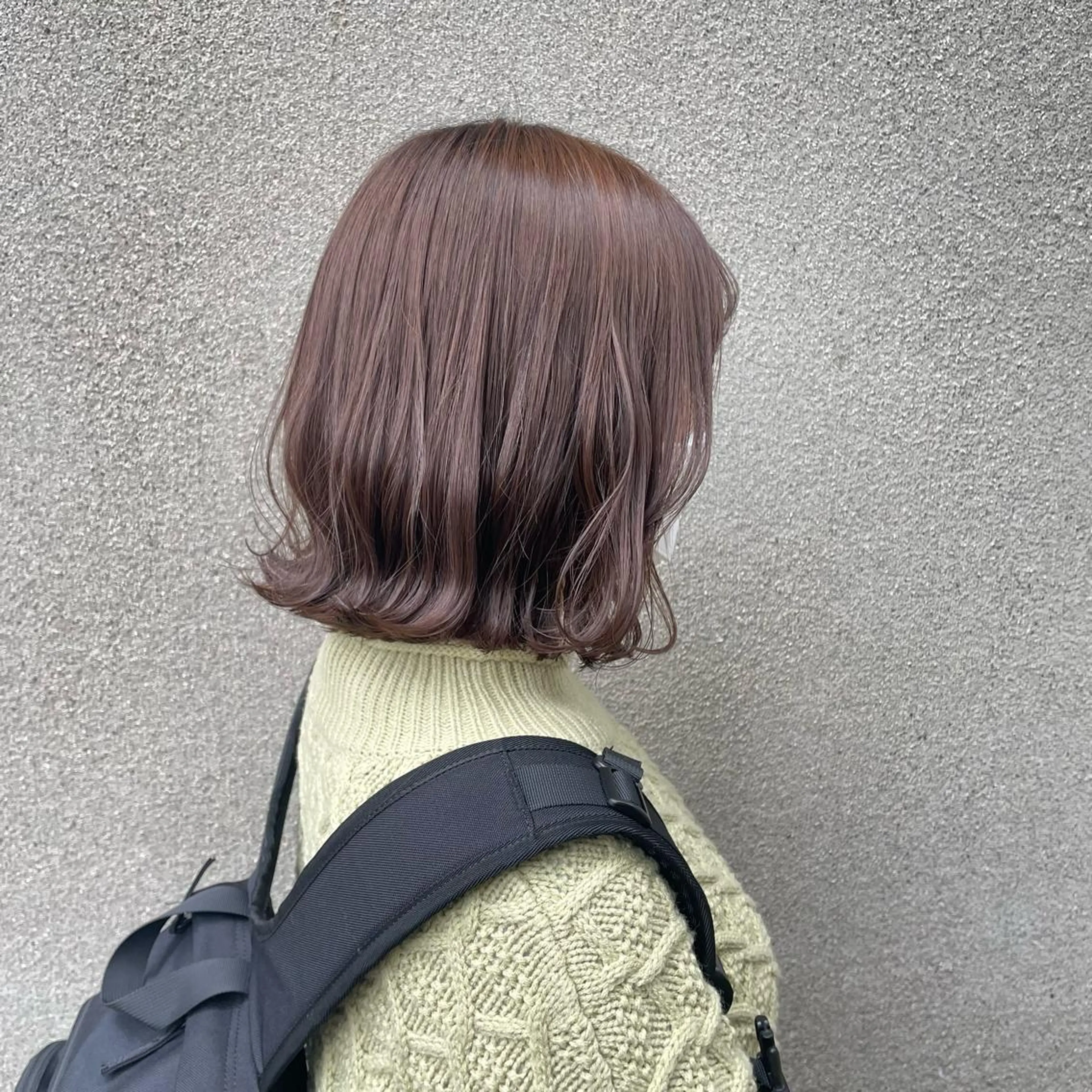 ミディアム カラー 黒髪 ブリーチ ブリーチなしカラー レイヤーカット/ 艶カラー/亜澄のヘアスタイル