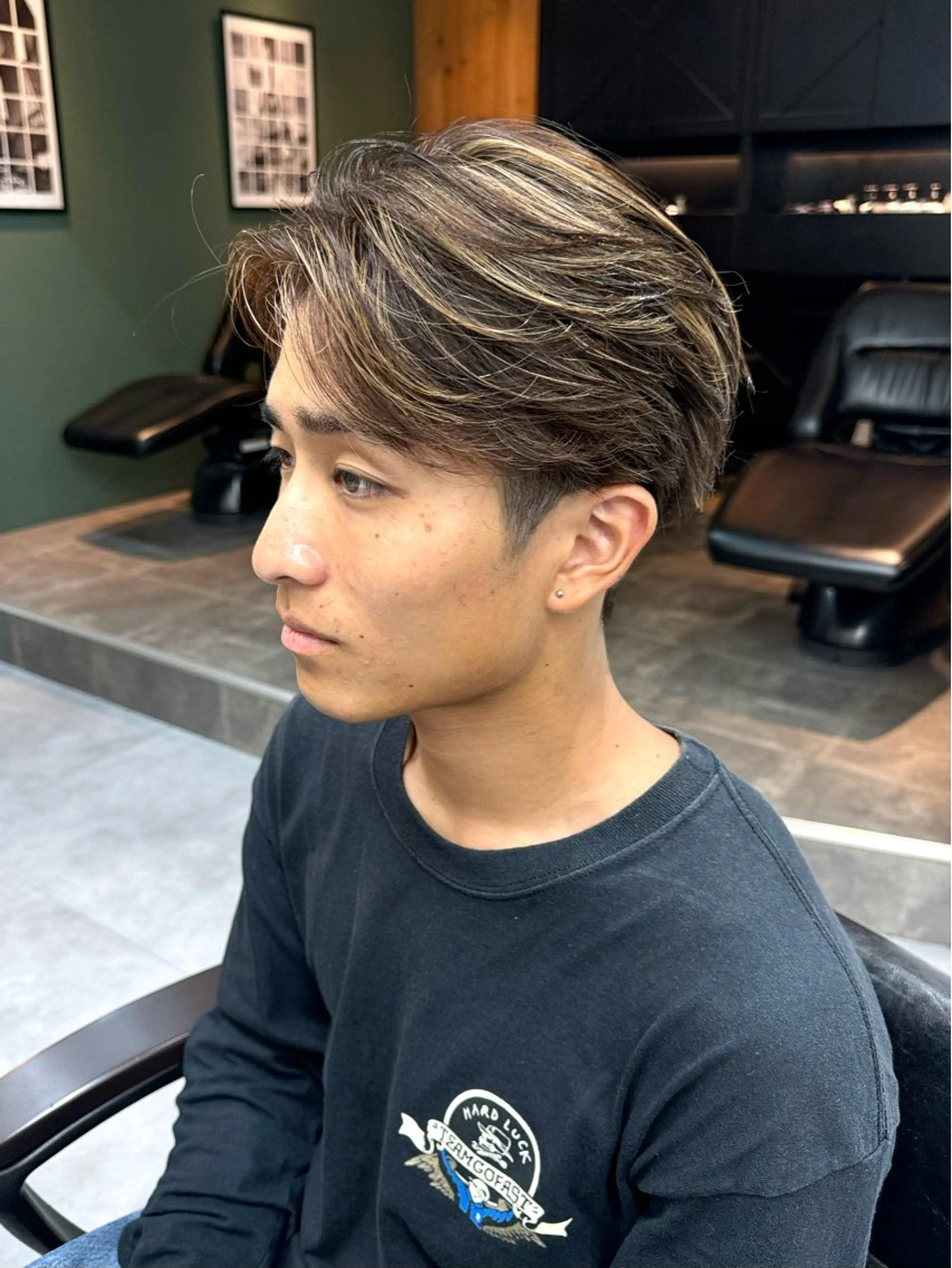 カラー メンズ メンズハイライト ハイライトカラー カット ヘアカラー シャドウパーマ/ 波巻パーマYu-Kiのヘアスタイル