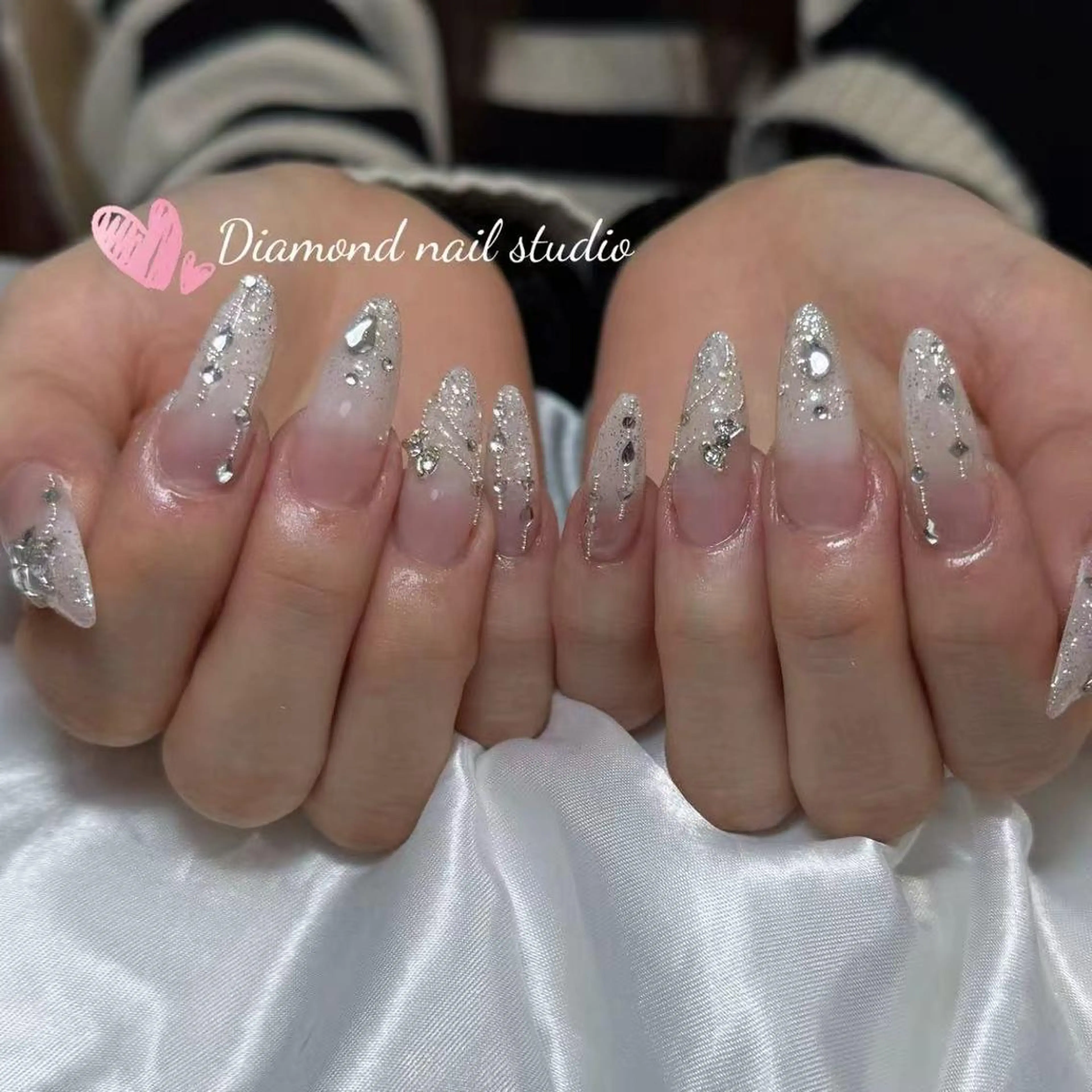 ネイル アートネイル オーロラネイル フラッシュネイル ガーリー キラキラネイル Diamond NAIL✨のネイルデザイン