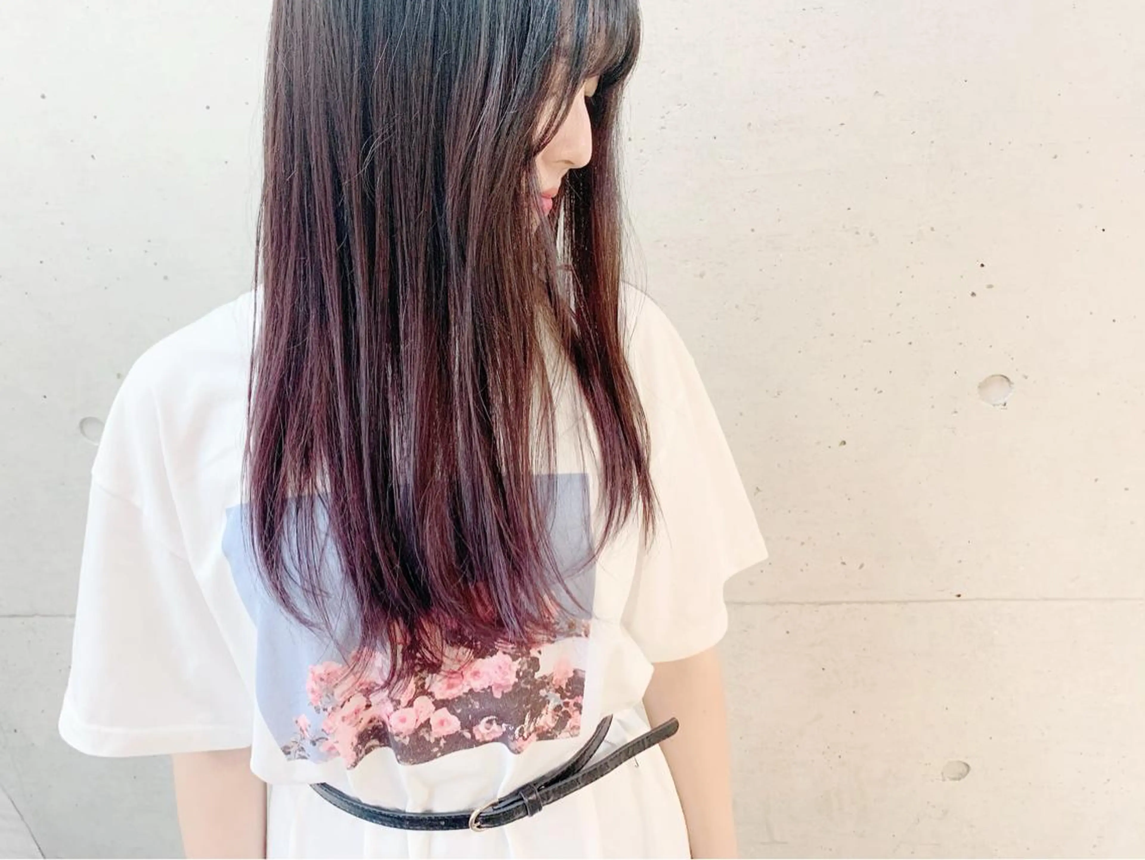 ロング カラー グラデーションカラー EMANON天神所属・Hitomi Ezakiのヘアスタイル