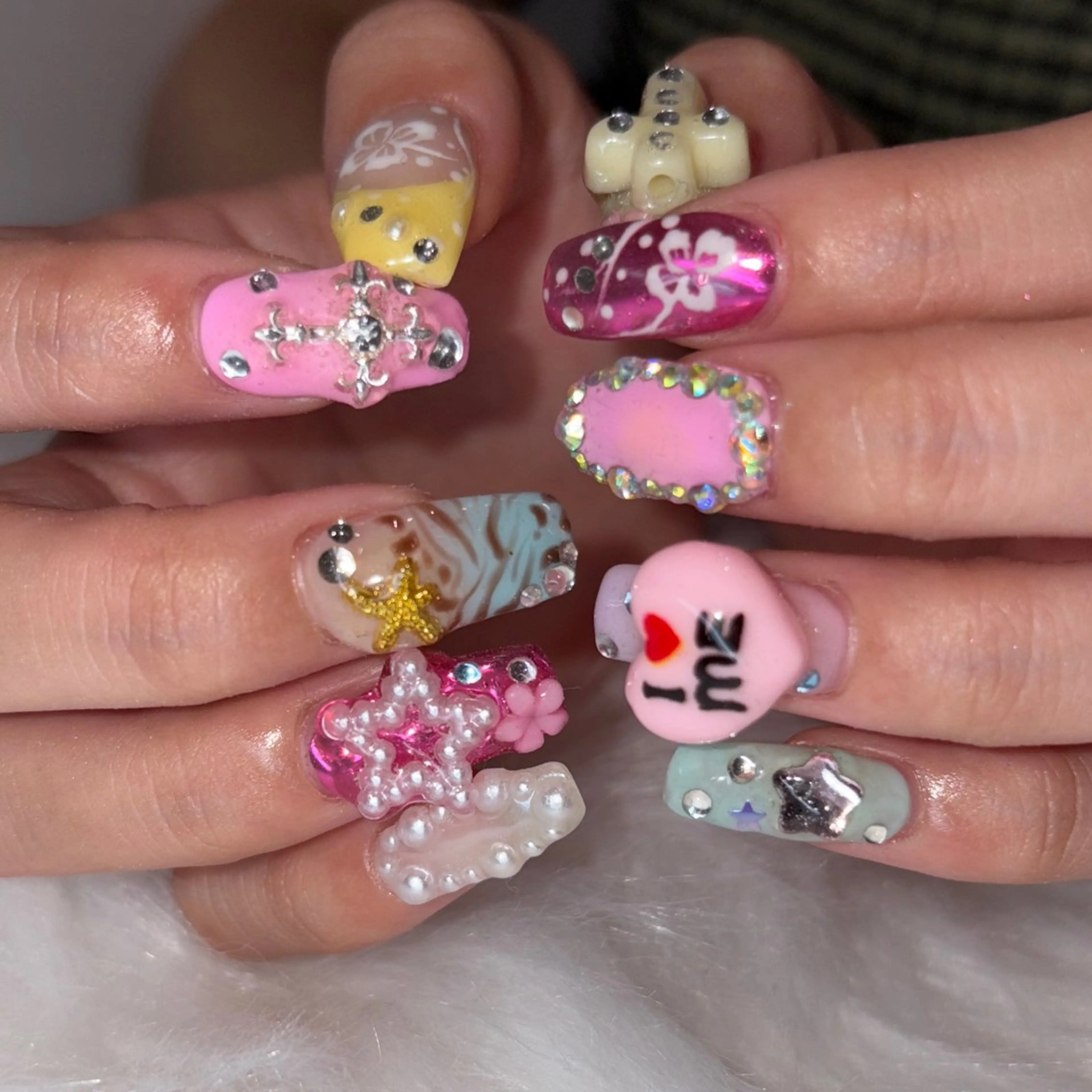 ネイル ハンドネイル ハンドケア 👽個性派ネイル🎀 komachiのネイルデザイン