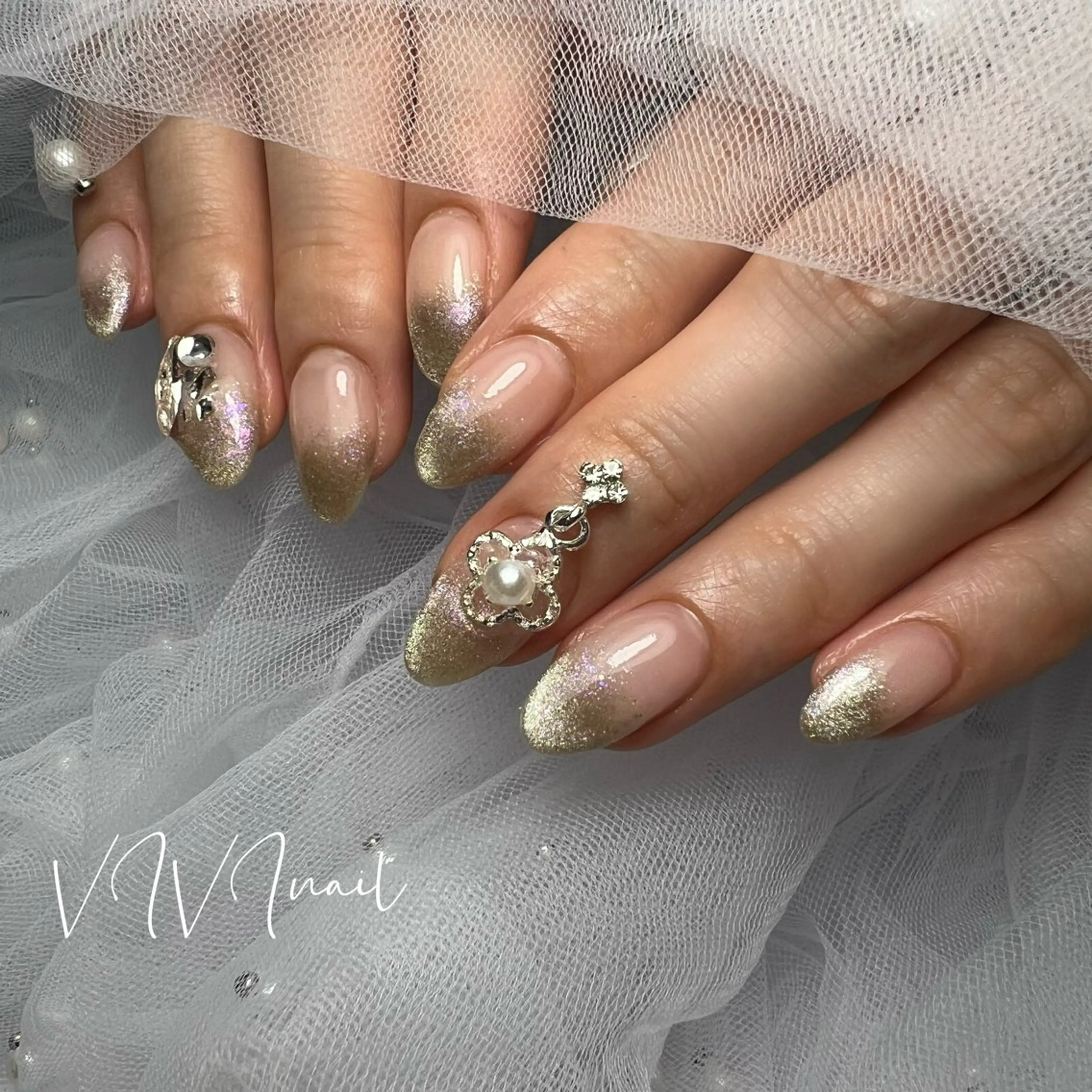 ネイル マグネットネイル ハンドネイル vivi nailのネイルデザイン
