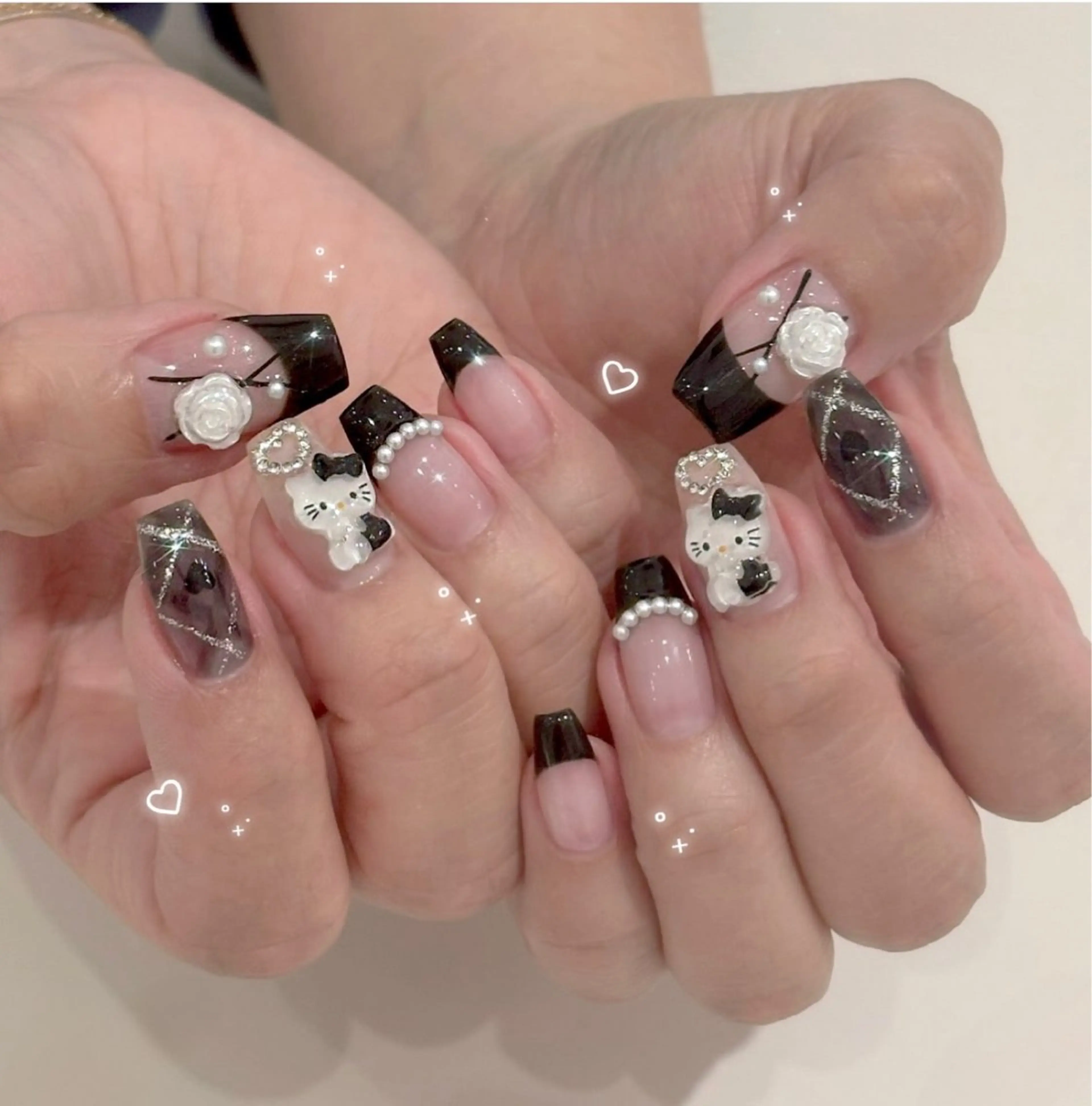 ネイル アニマル柄 オーロラネイル チークネイル フラッシュネイル ジェルネイル ハンドネイル Lyna Nail のネイルデザイン