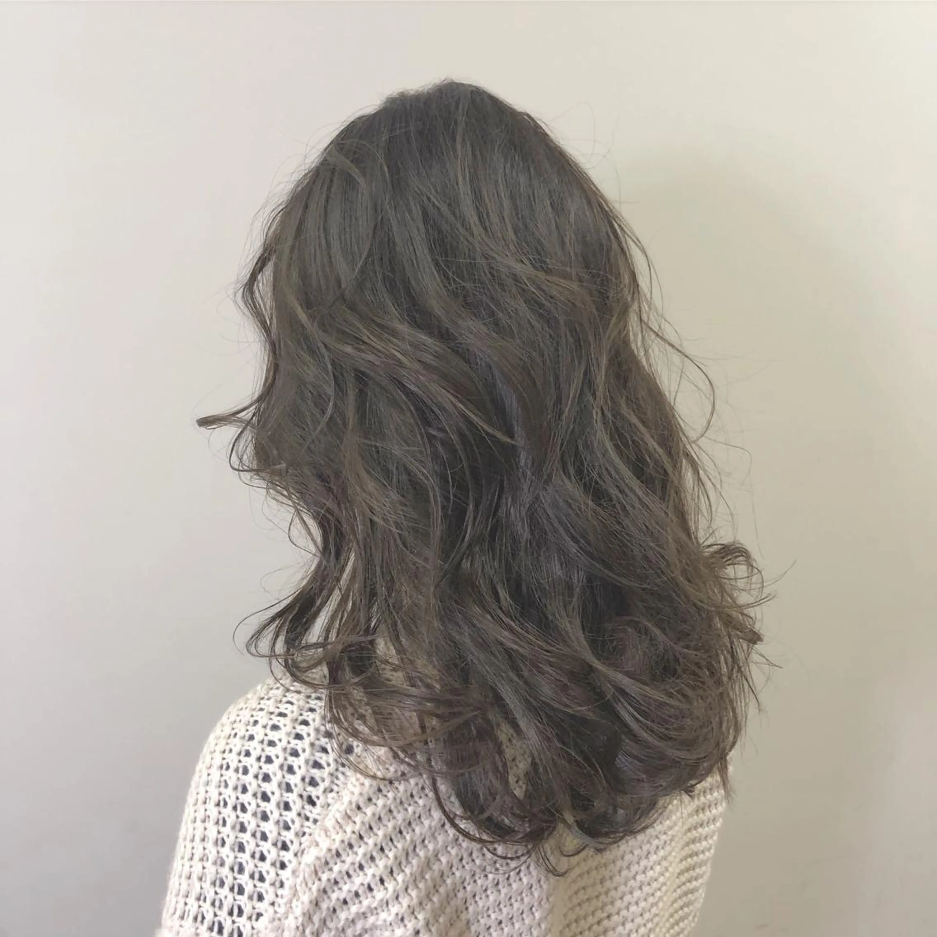 セミロング カラー 宮本 聖希のヘアスタイル